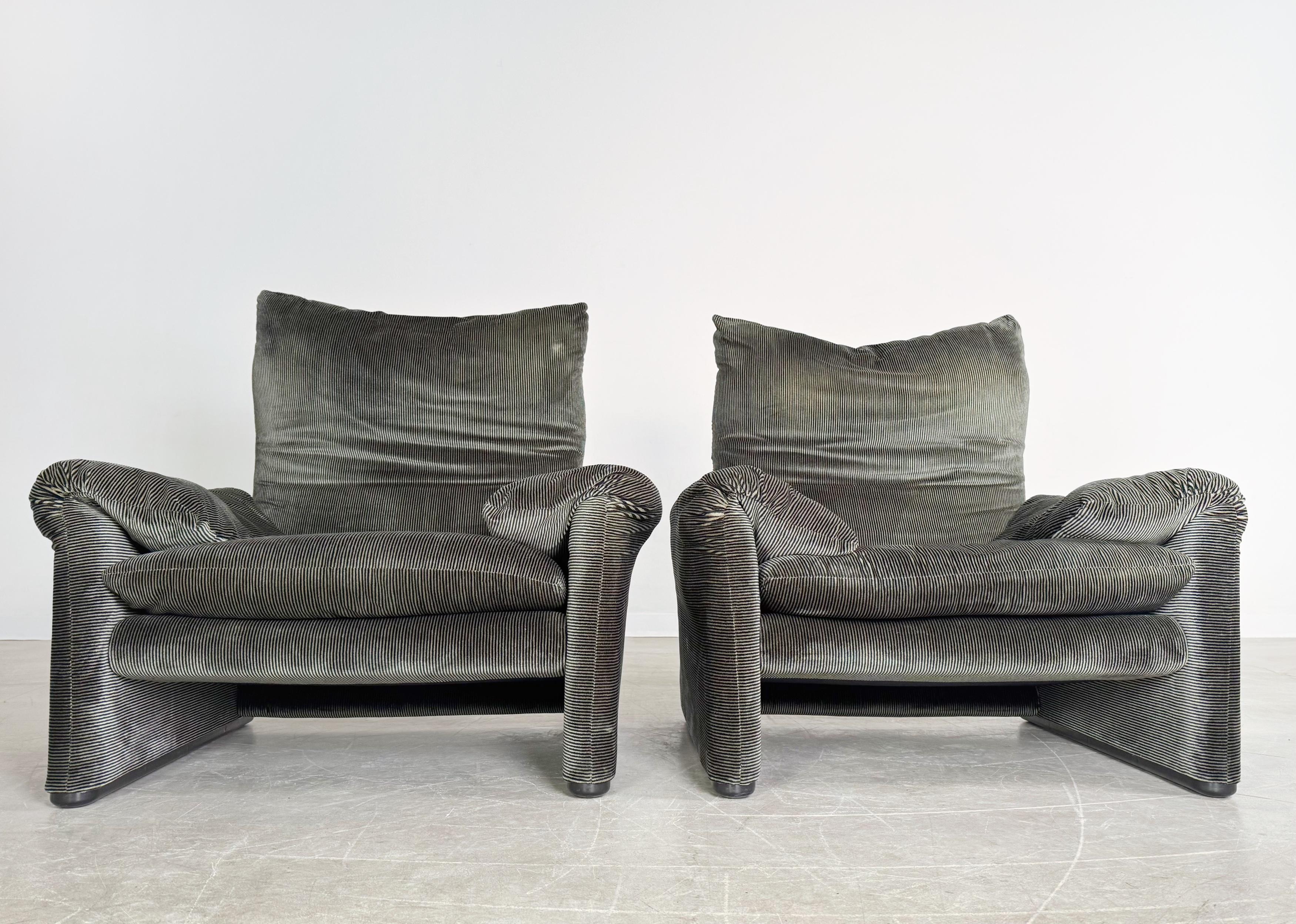Mid-Century Modern 2x Cassina Maralunga Sessel Vico Magistretti Stoff grün kord samt en vente