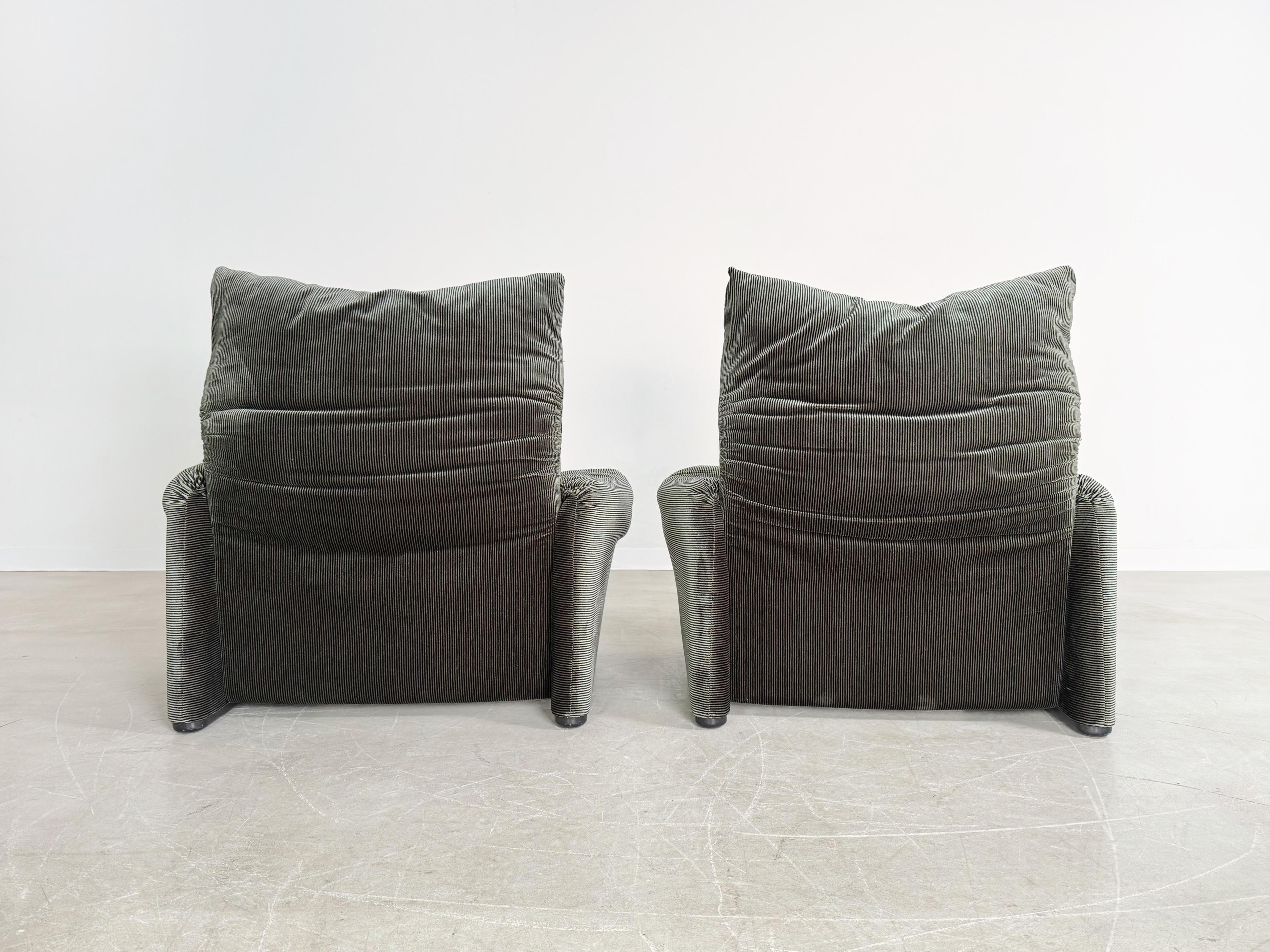 Fin du 20e siècle 2x Cassina Maralunga Sessel Vico Magistretti Stoff grün kord samt en vente