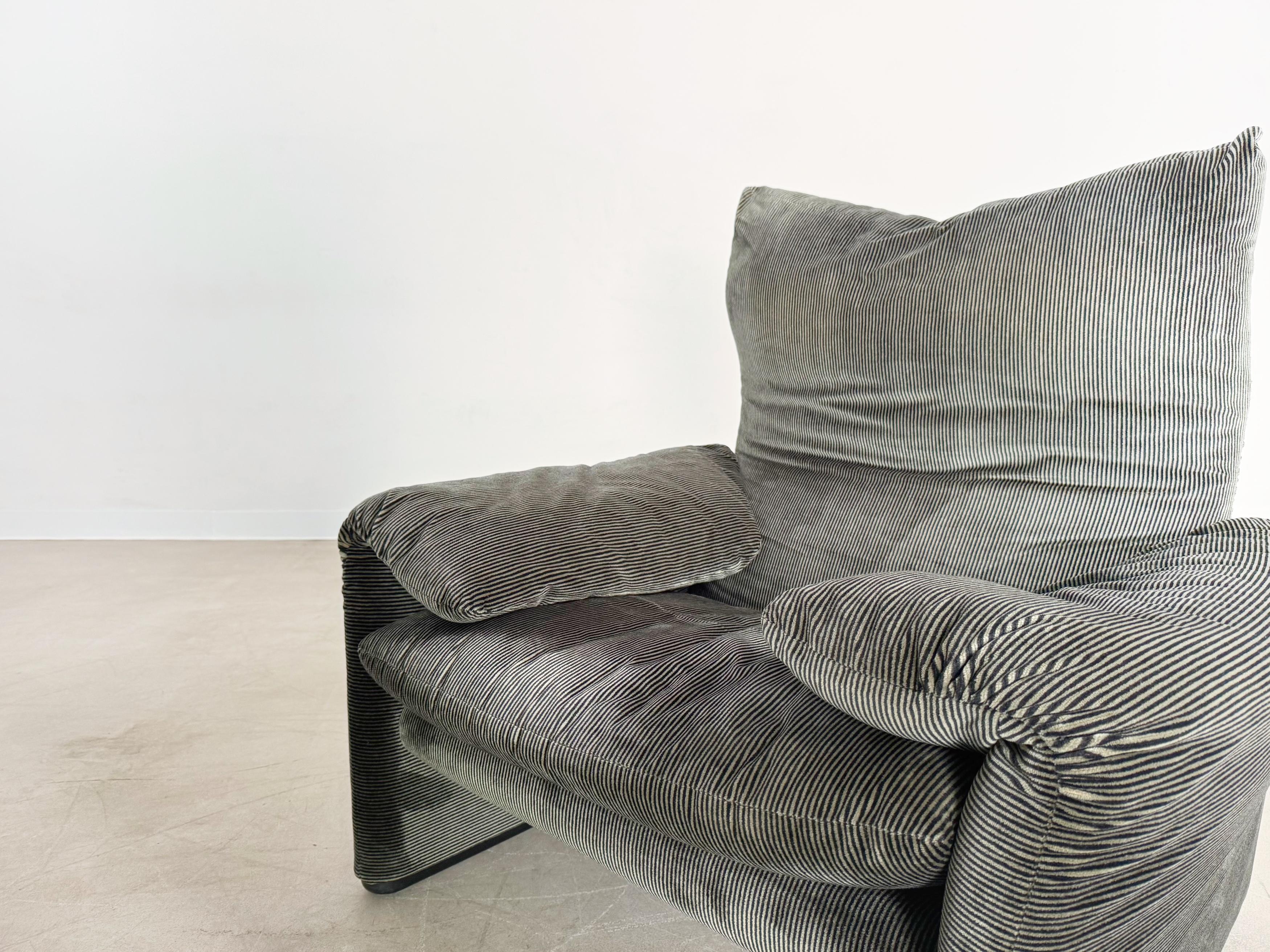 2x Cassina Maralunga Sessel Vico Magistretti Stoff grün kord samt en vente 2