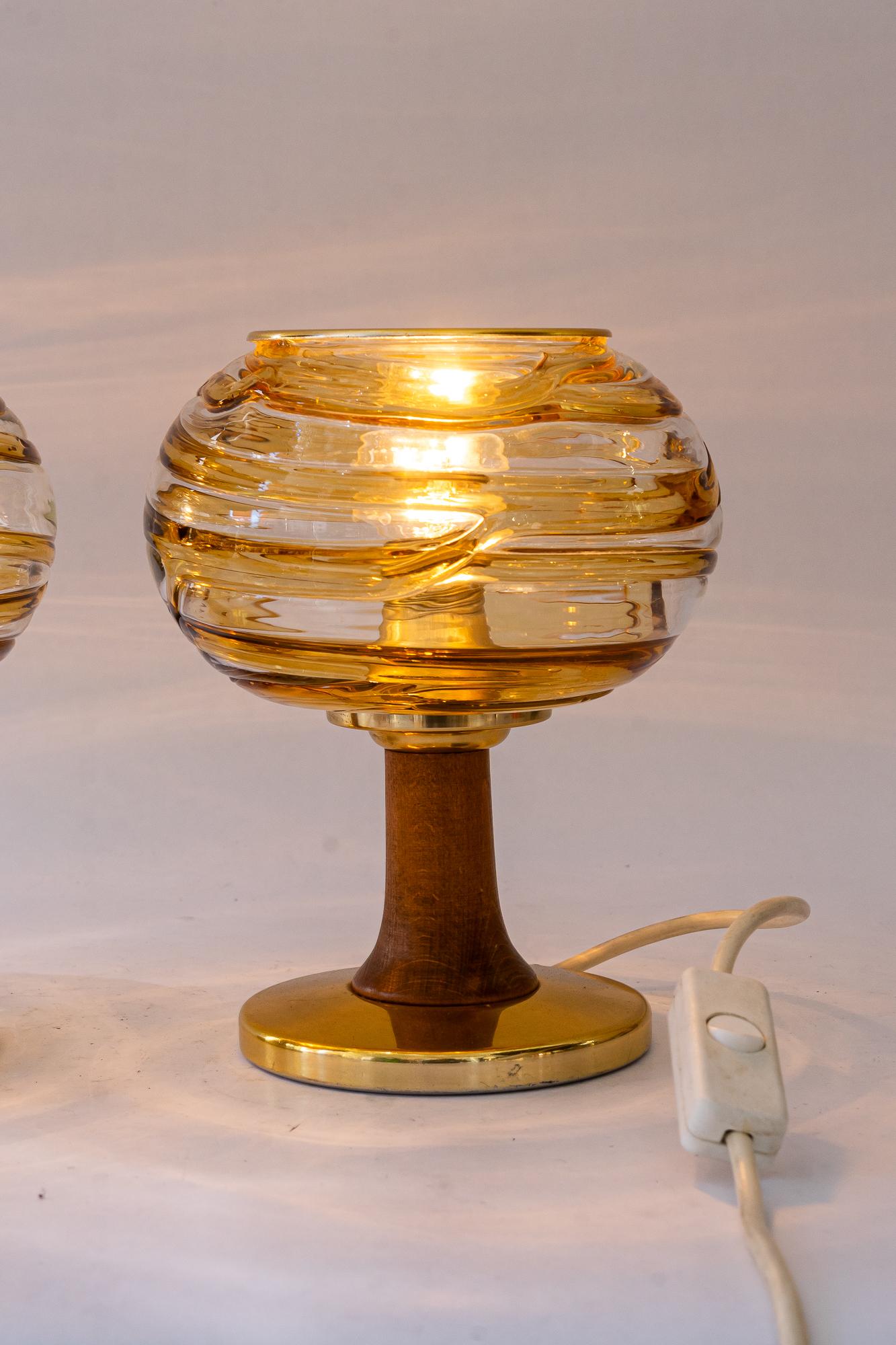 2x lámparas de mesa Doria alemanas alrededor de los años 70 Latón en venta