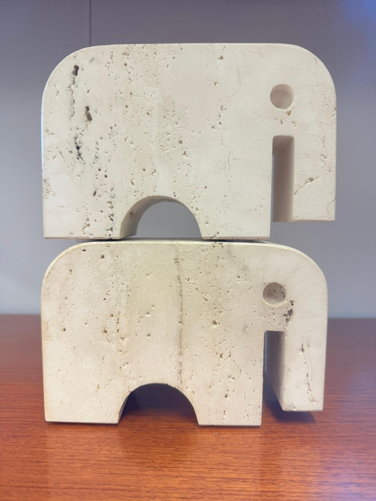 XX secolo 2x Elephant Sculpture Travertine Bookends di Enzo Mari, Italia, anni '70 in vendita