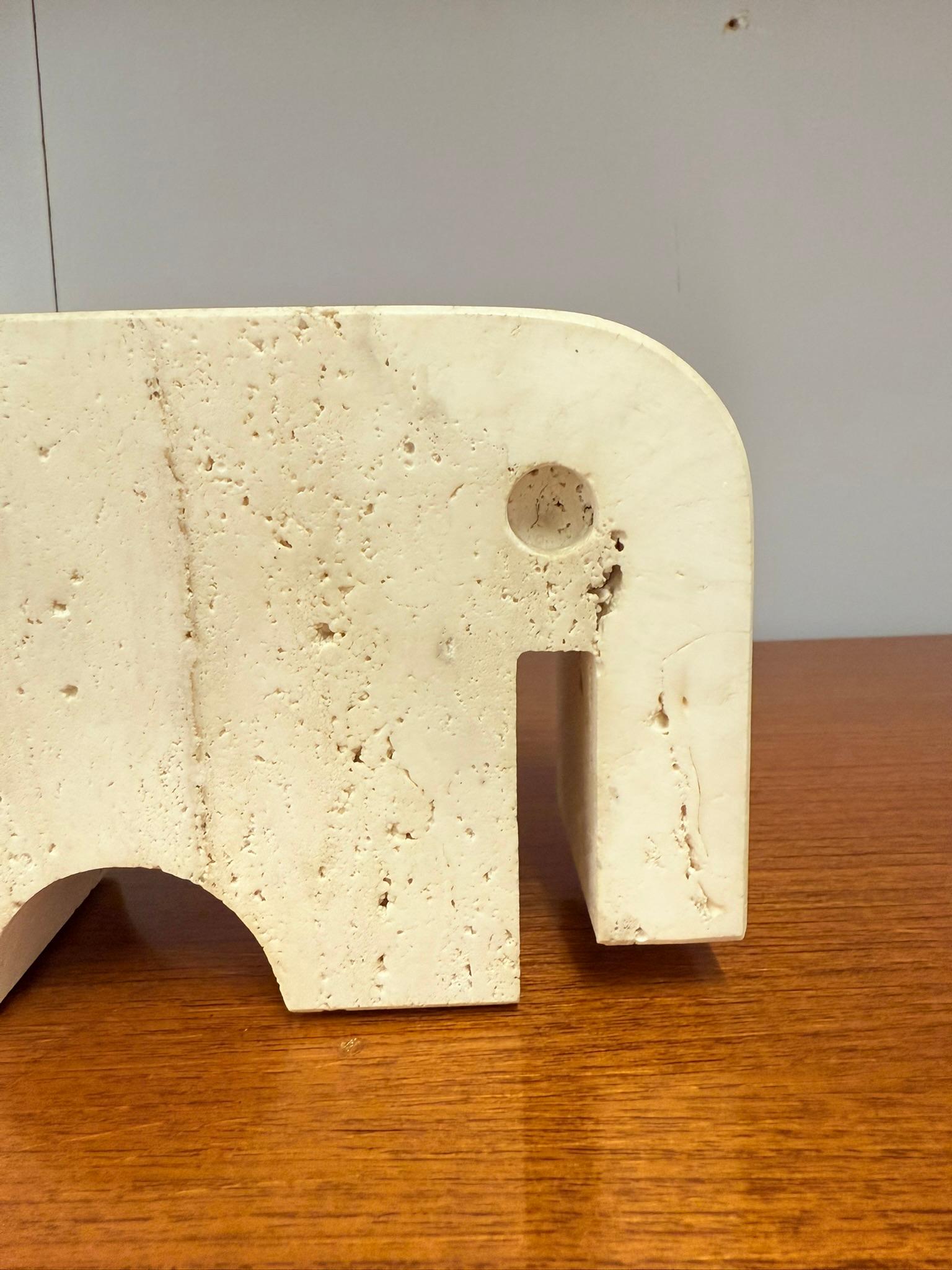 Travertino 2x Elephant Sculpture Travertine Bookends di Enzo Mari, Italia, anni '70 in vendita