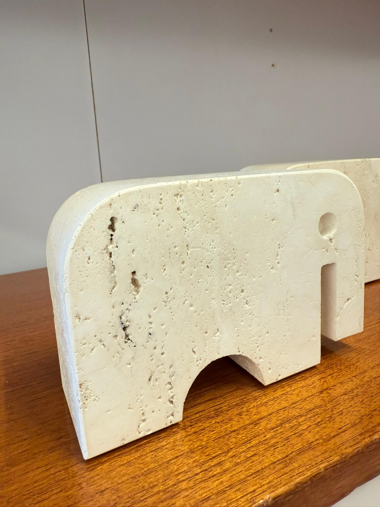 2x Elephant Sculpture Travertine Bookends di Enzo Mari, Italia, anni '70 in vendita 1