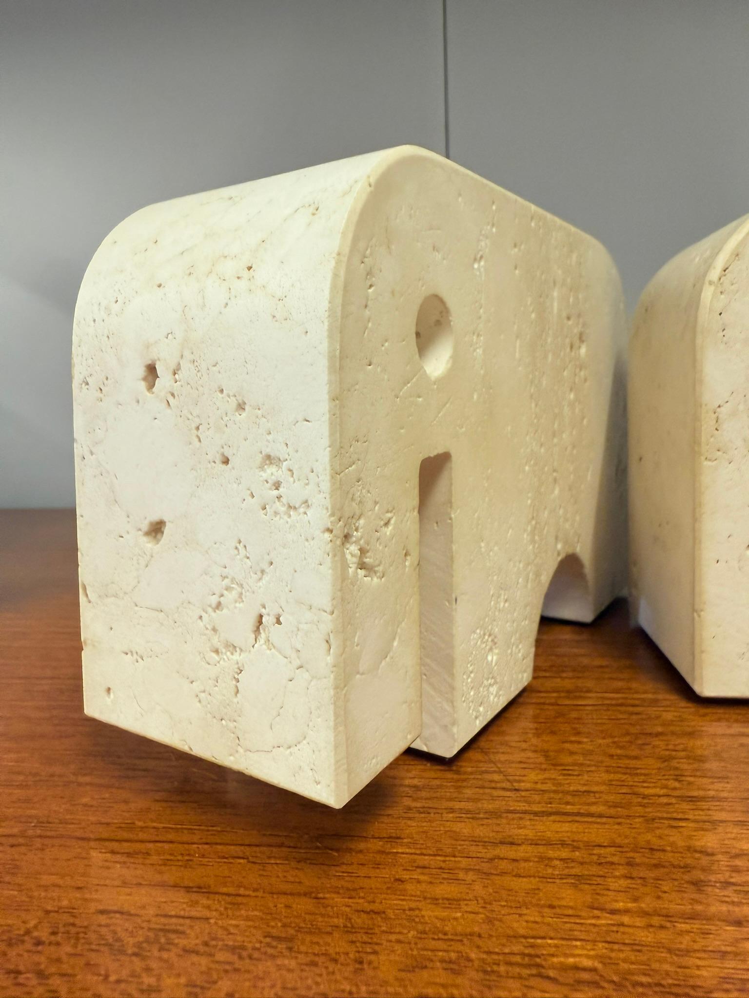 2x Elephant Sculpture Travertine Bookends di Enzo Mari, Italia, anni '70 in vendita 2