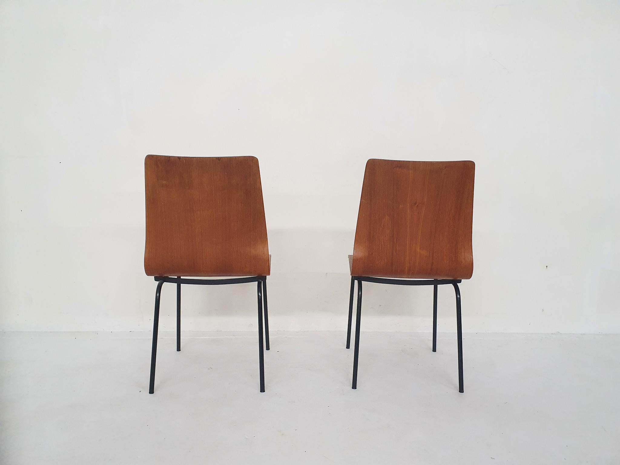 Milieu du XXe siècle 2x chaises en contreplaqué « Euroika » de Friso Kramer pour Auping, Pays-Bas, années 1960 en vente