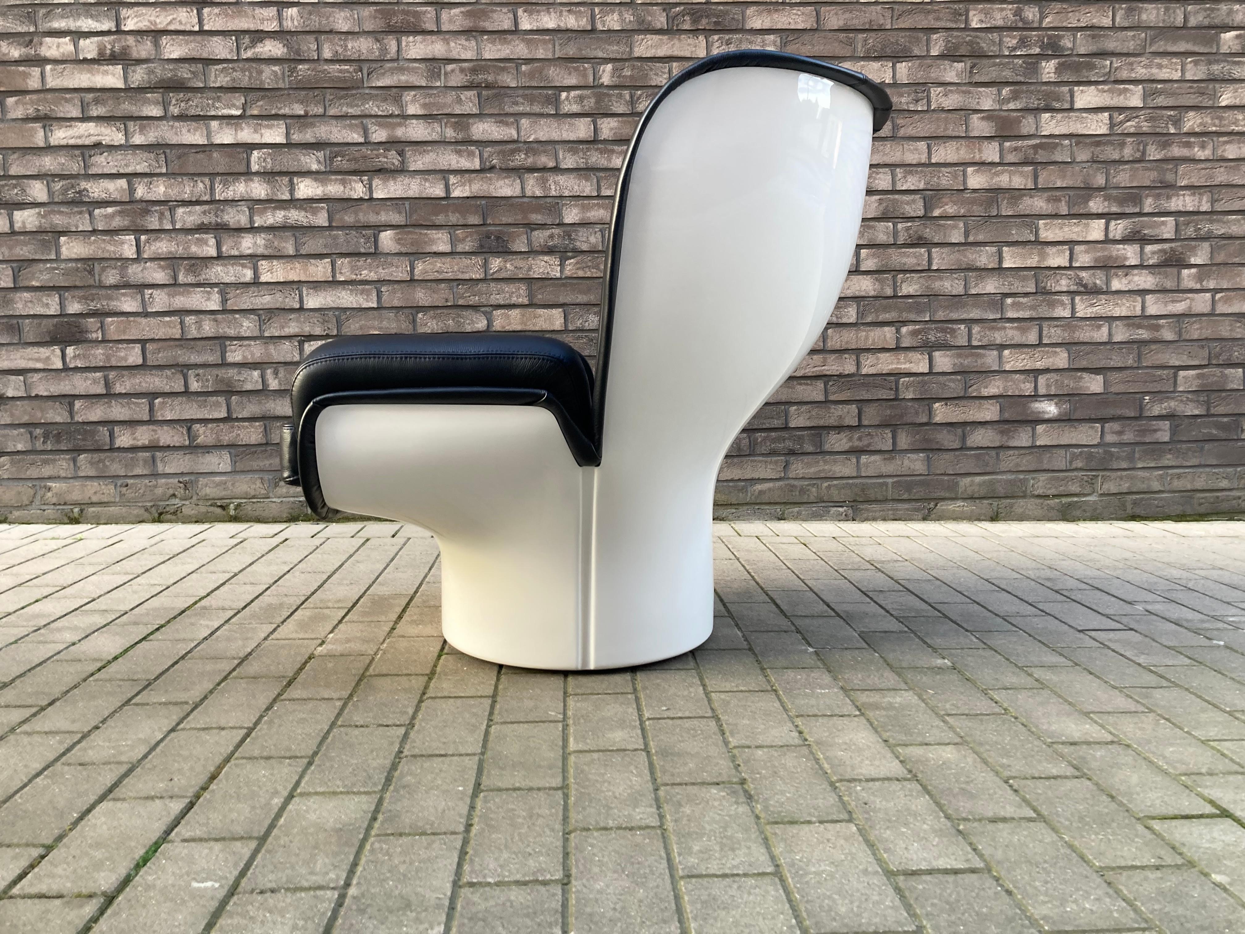 2x Joe Colombo Elda Chair, Black Leather, White Fiberglass Shell For Sale 6