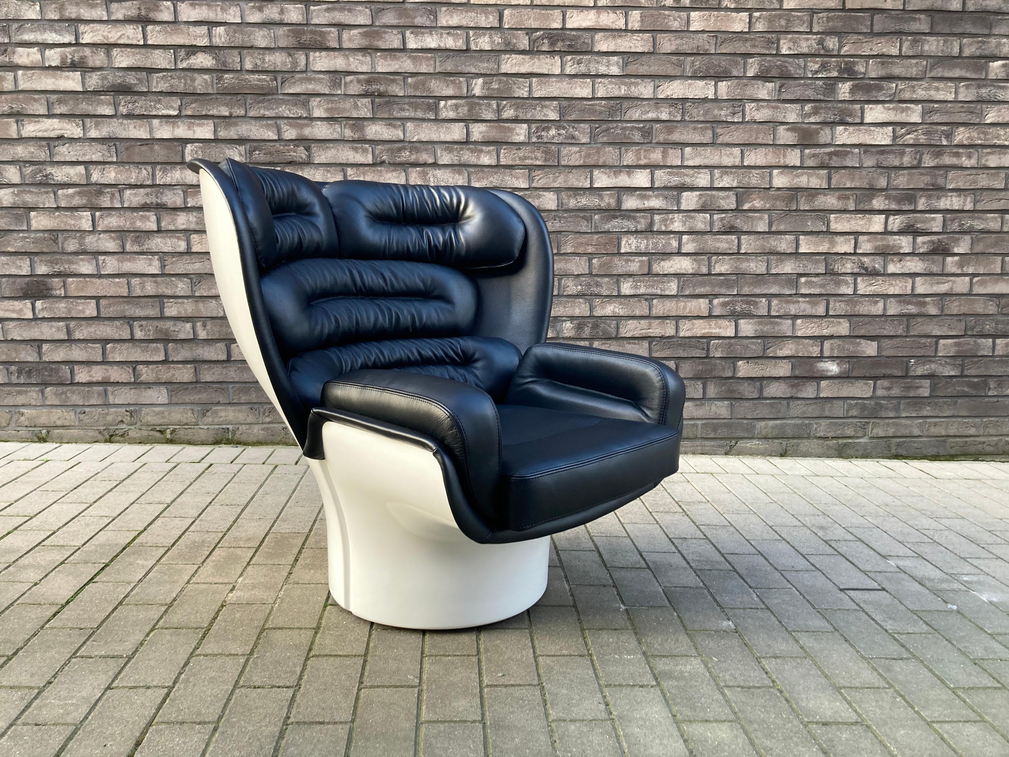 2x Joe Colombo Elda Chair, Black Leather, White Fiberglass Shell For Sale 7