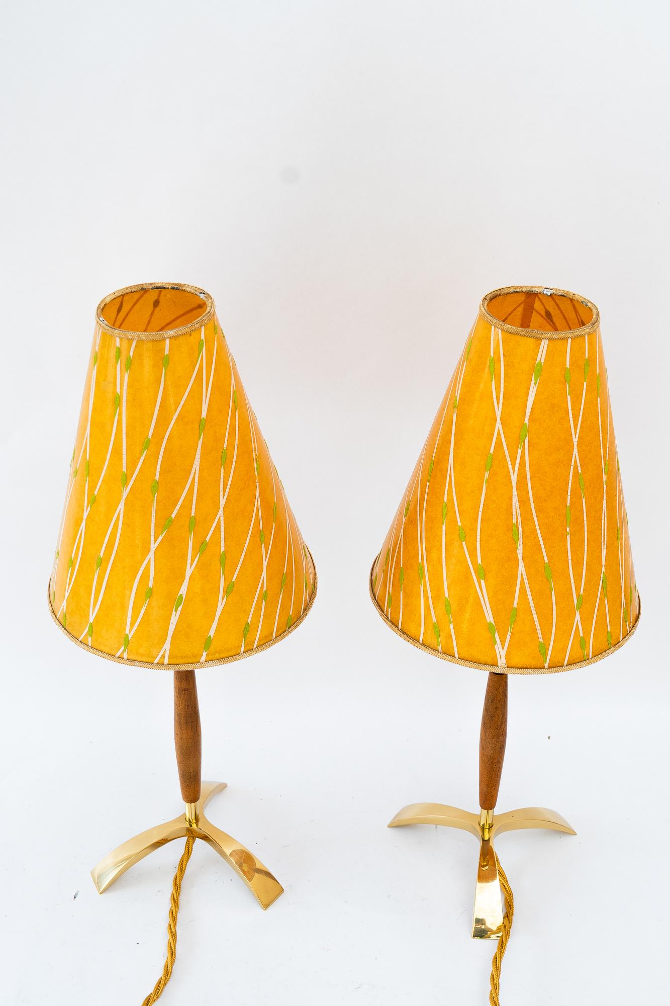 2x J.T.Kalmar Table lamps with original shades vienna around 1950s
Brass polished and stove enameled
Original wood
Original shades