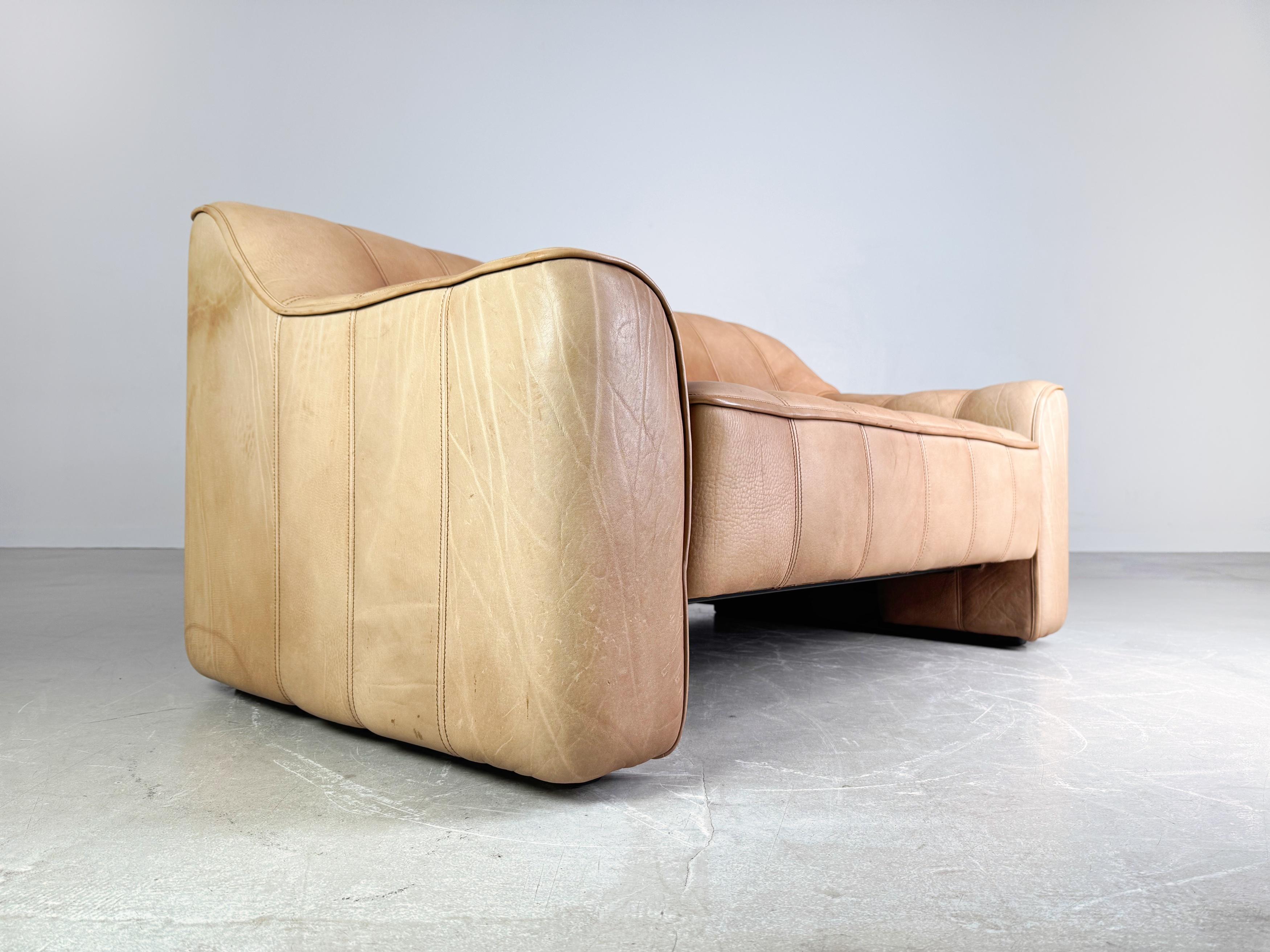 Mid-20th Century Original de Sede DS44 Zweisitzer Büffelleder Sofa Couch For Sale