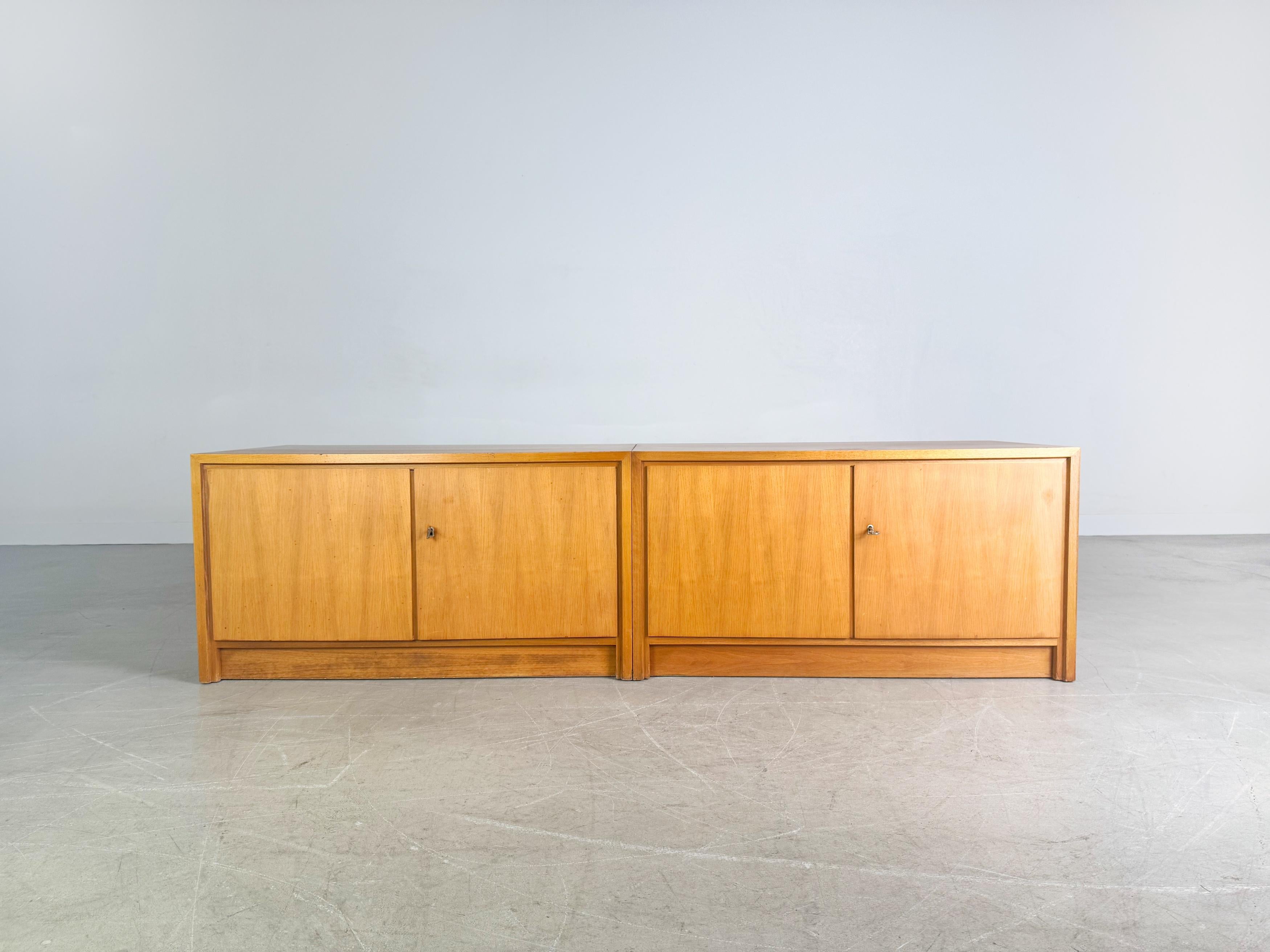 2x Original Midcentury Sideboard WK Möbel Kommode Nussbaum (Moderne der Mitte des Jahrhunderts) im Angebot