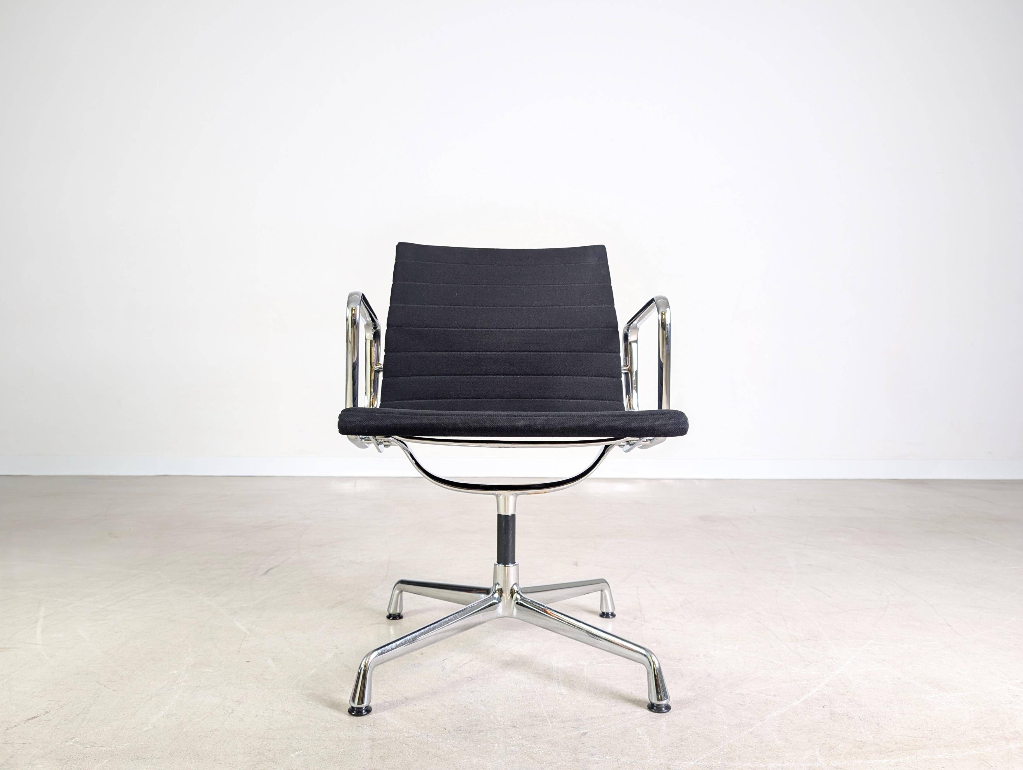 Postmoderne 2x Original Vitra EA 108 Bürostuhl Vitra Charles and Ray Eames hopsak en vente