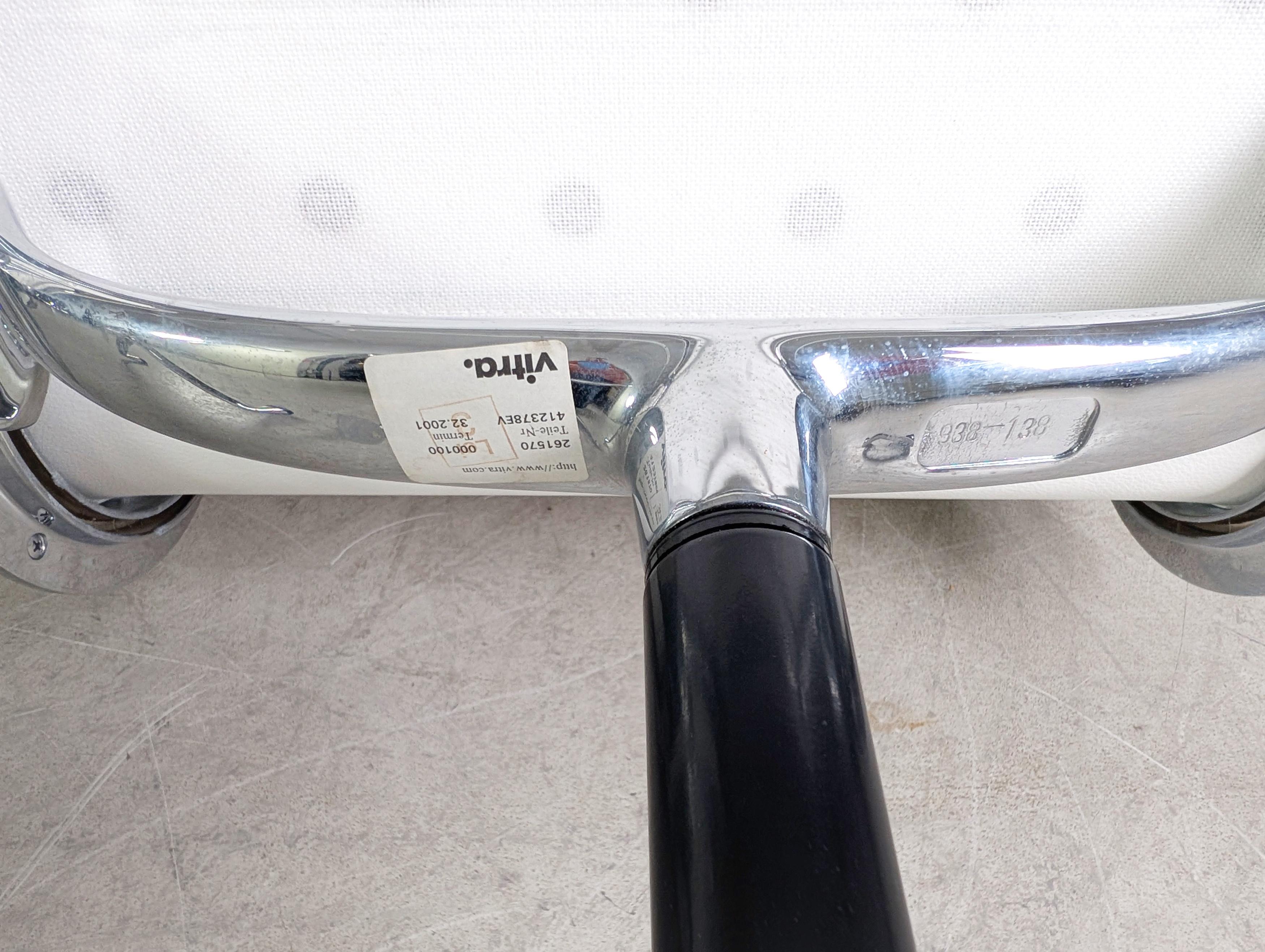 2x Original Vitra EA 208 soft pad weiß Leder Stuhl Charles Eames in vendita 4