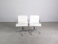 2x Original Vitra EA 208 soft pad weiß Leder Stuhl Charles Eames