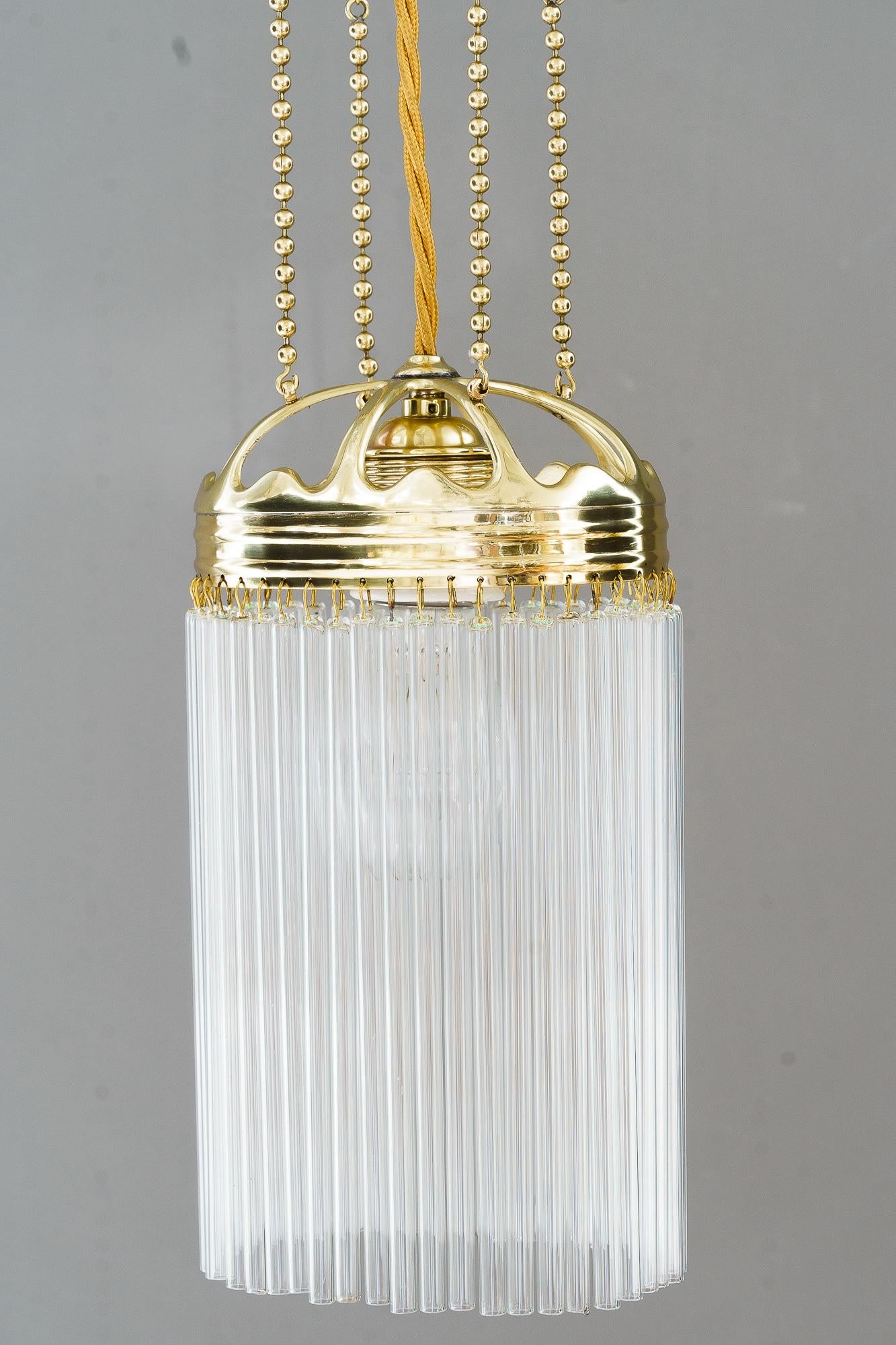 Ovaler Art-Déco-Anhänger Vienna mit 2x, ca. 1920er Jahre (Österreichisch) im Angebot
