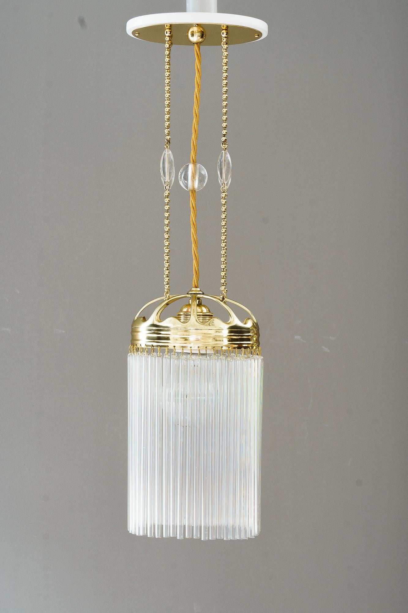 Ovaler Art-Déco-Anhänger Vienna mit 2x, ca. 1920er Jahre (Frühes 20. Jahrhundert) im Angebot