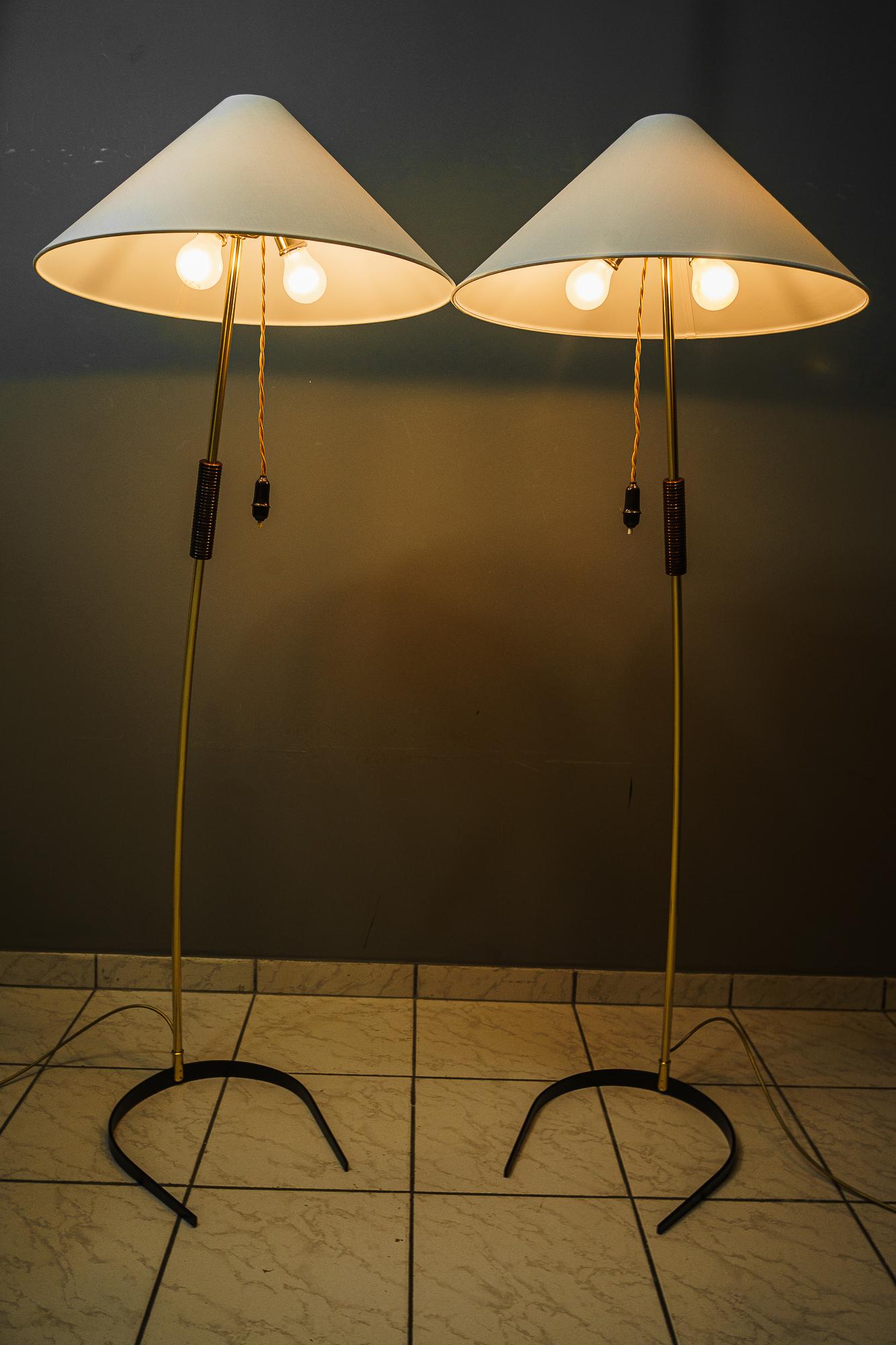 2x Rupert Nikoll Floor Lamps with Wood Handle, circa 1950s For Sale 8