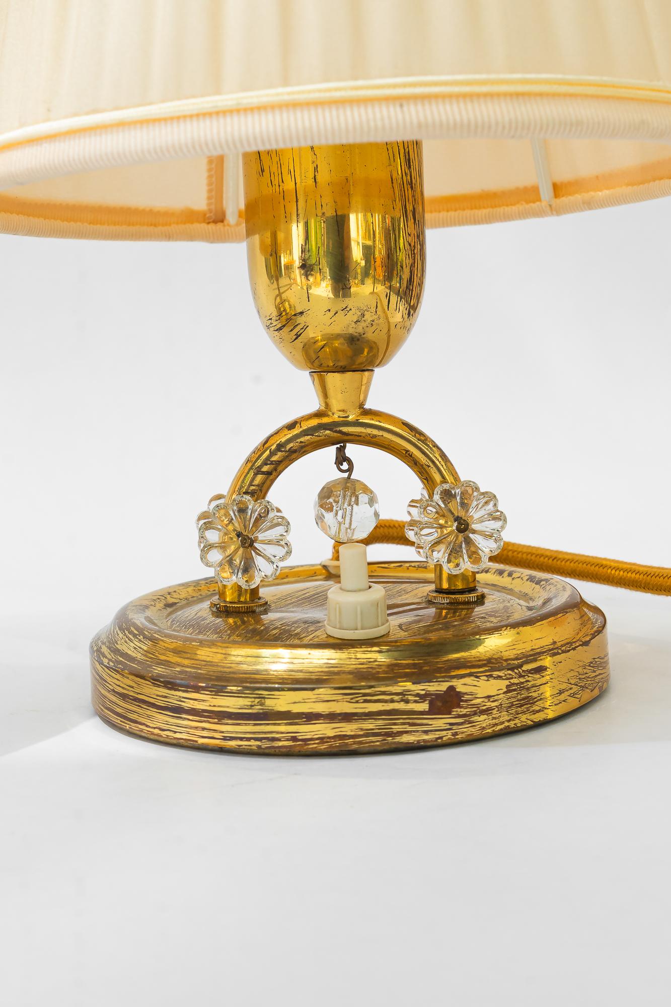 Autrichien 2x lampes de table Rupert Nikoll avec abat-jour en tissu vienne vers les années 1960 en vente
