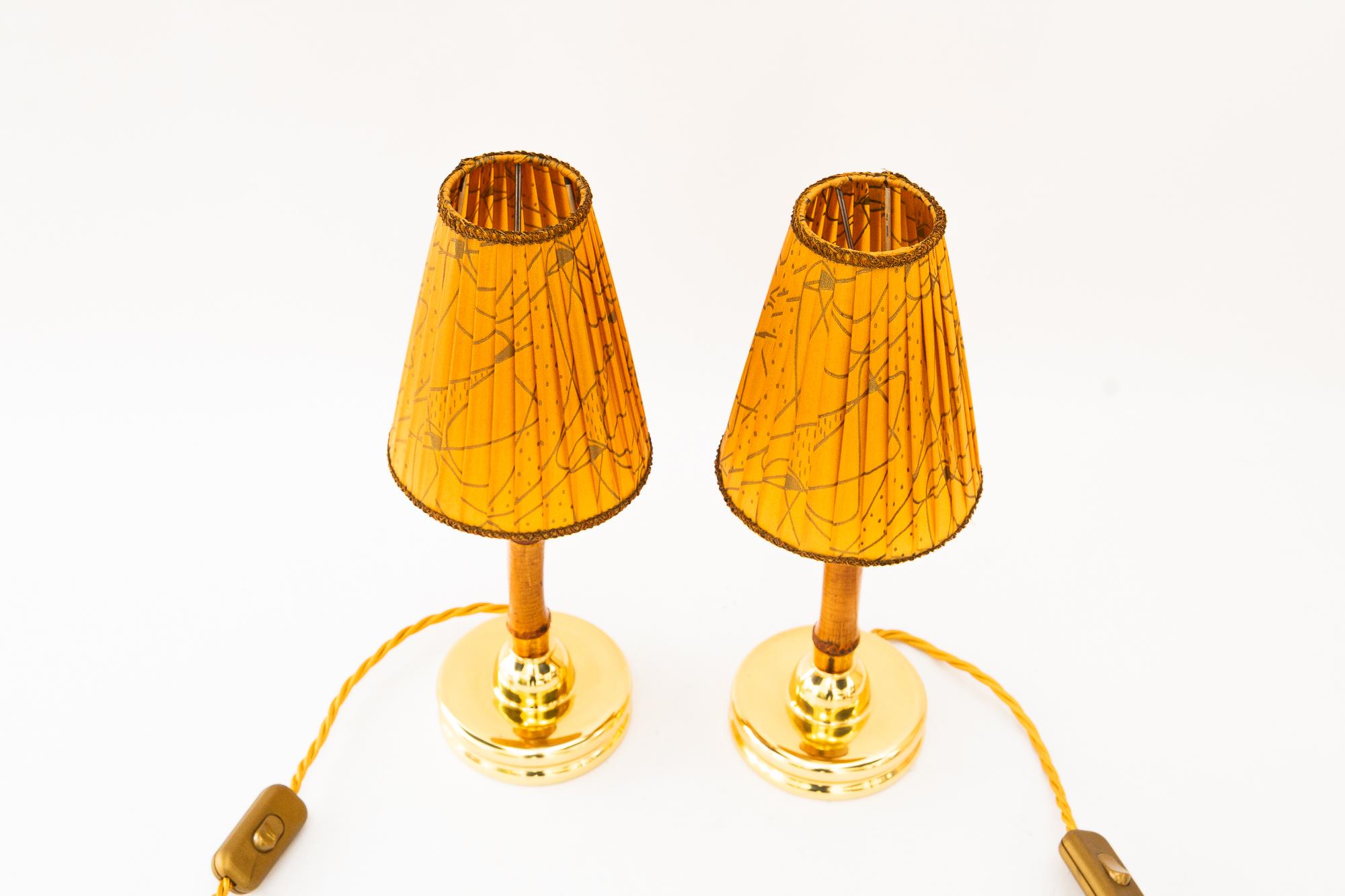2x Rupert Nikoll Tischlampen mit originalem Stoffschirm Wien um 1950er Jahre
Messing poliert und emailliert
Bambusstamm