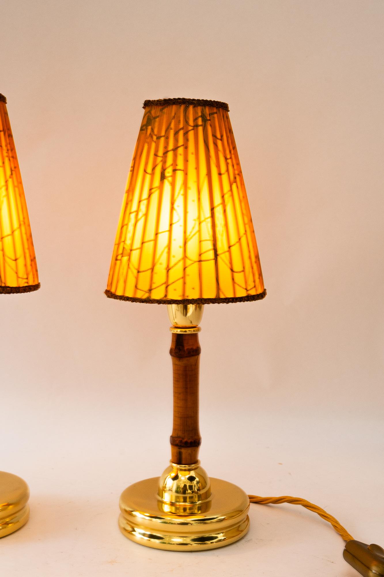 2x Rupert Nikoll Tischlampen mit originalem Stoffschirm Wien um 1950er Jahre (Mitte des 20. Jahrhunderts) im Angebot