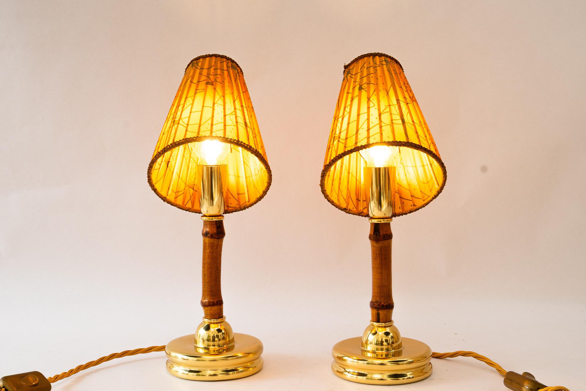 2x Rupert Nikoll Tischlampen mit originalem Stoffschirm Wien um 1950er Jahre (Messing) im Angebot