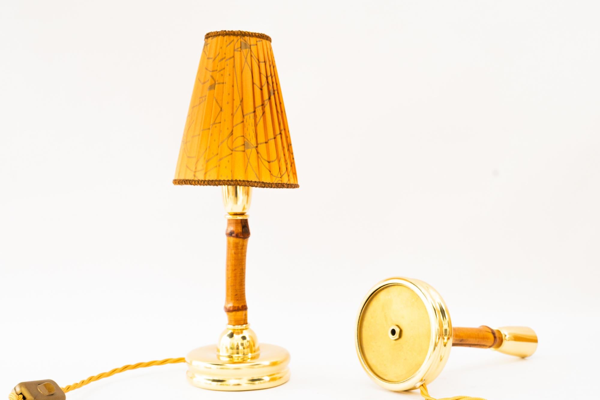 2x Rupert Nikoll Tischlampen mit originalem Stoffschirm Wien um 1950er Jahre im Angebot 1