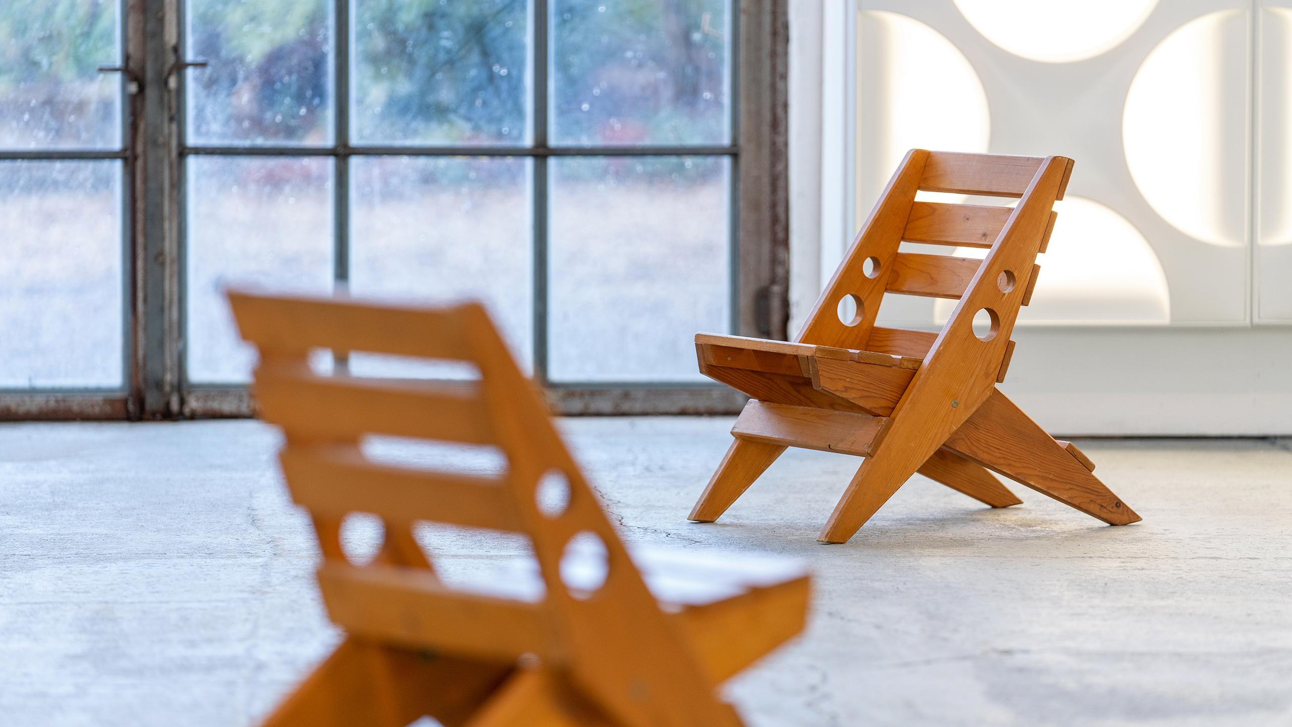 2x Scissor Chair & Table for Kids, Pine Wood 1970, style of  Charlotte Perriand 3