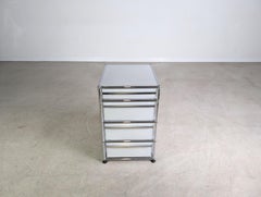 1x USM Haller Bürocontainer Büroschrank Rollen Design weiß Fritz