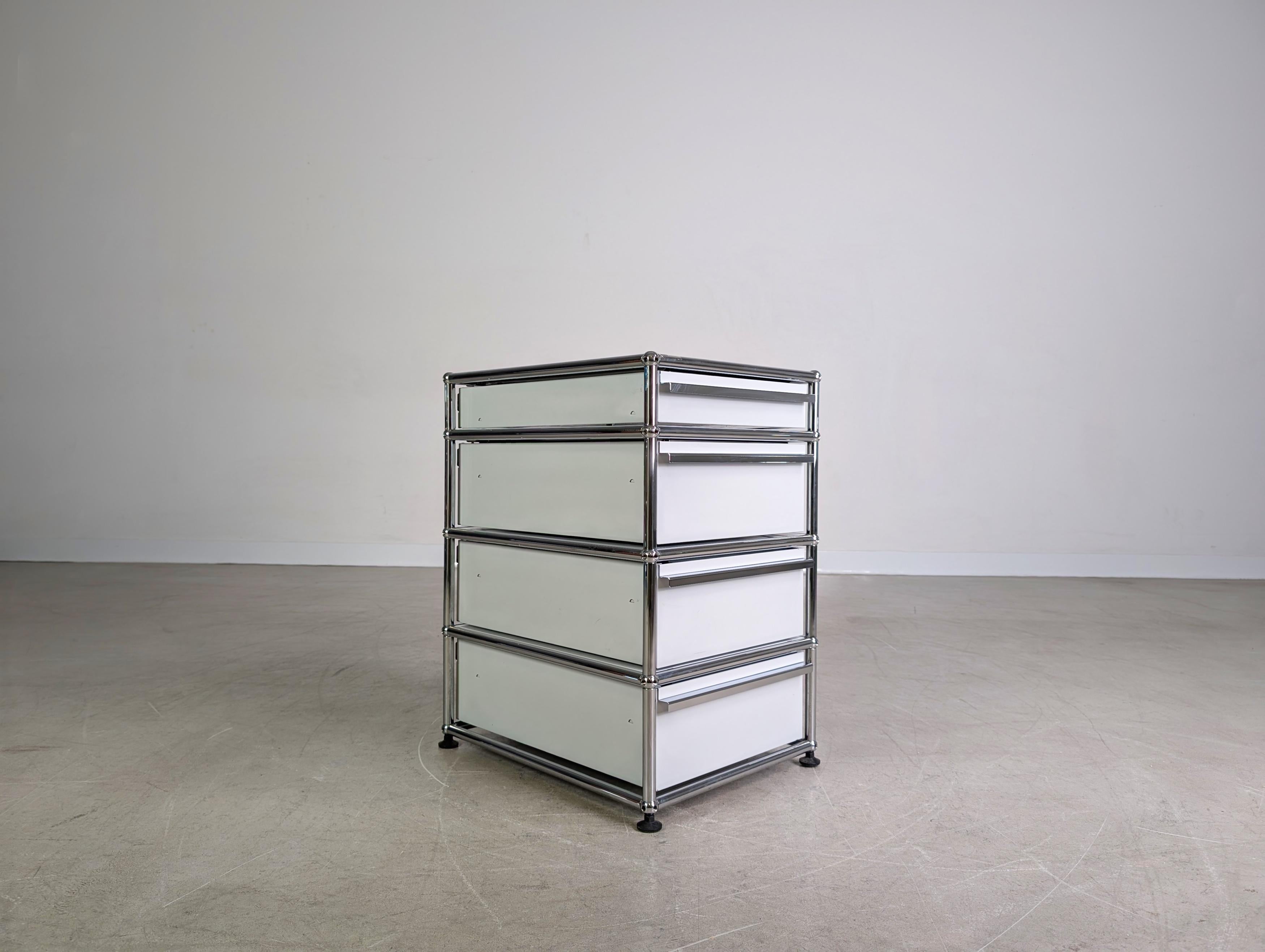 2x USM Haller Bürocontainer Büroschrank Rollen Design weiß Fritz en Bueno estado para la venta en Berlin, DE