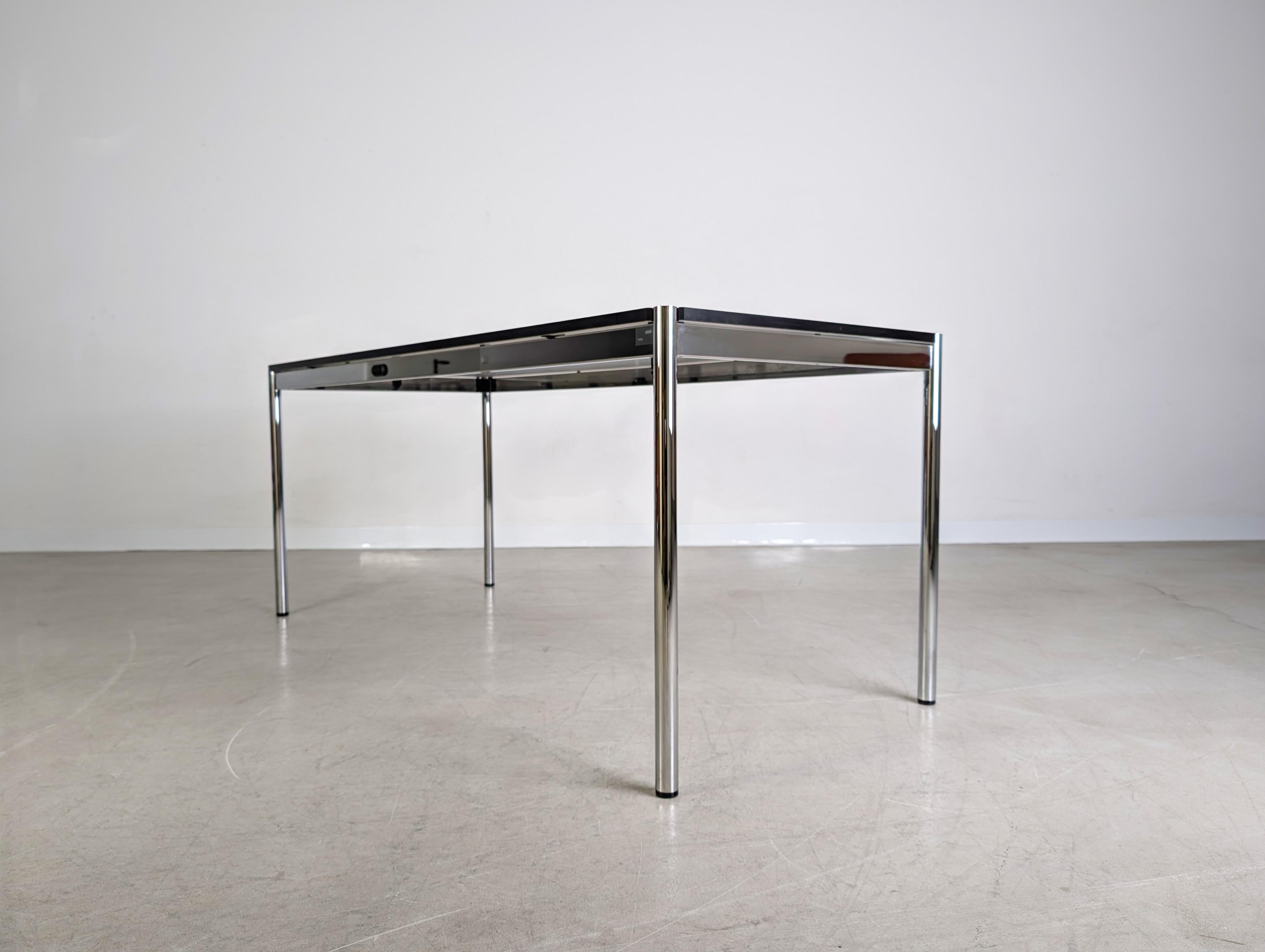 2x USM Haller Tisch Kunstharz weiß Schreibtisch MwSt perlgrau For Sale 2