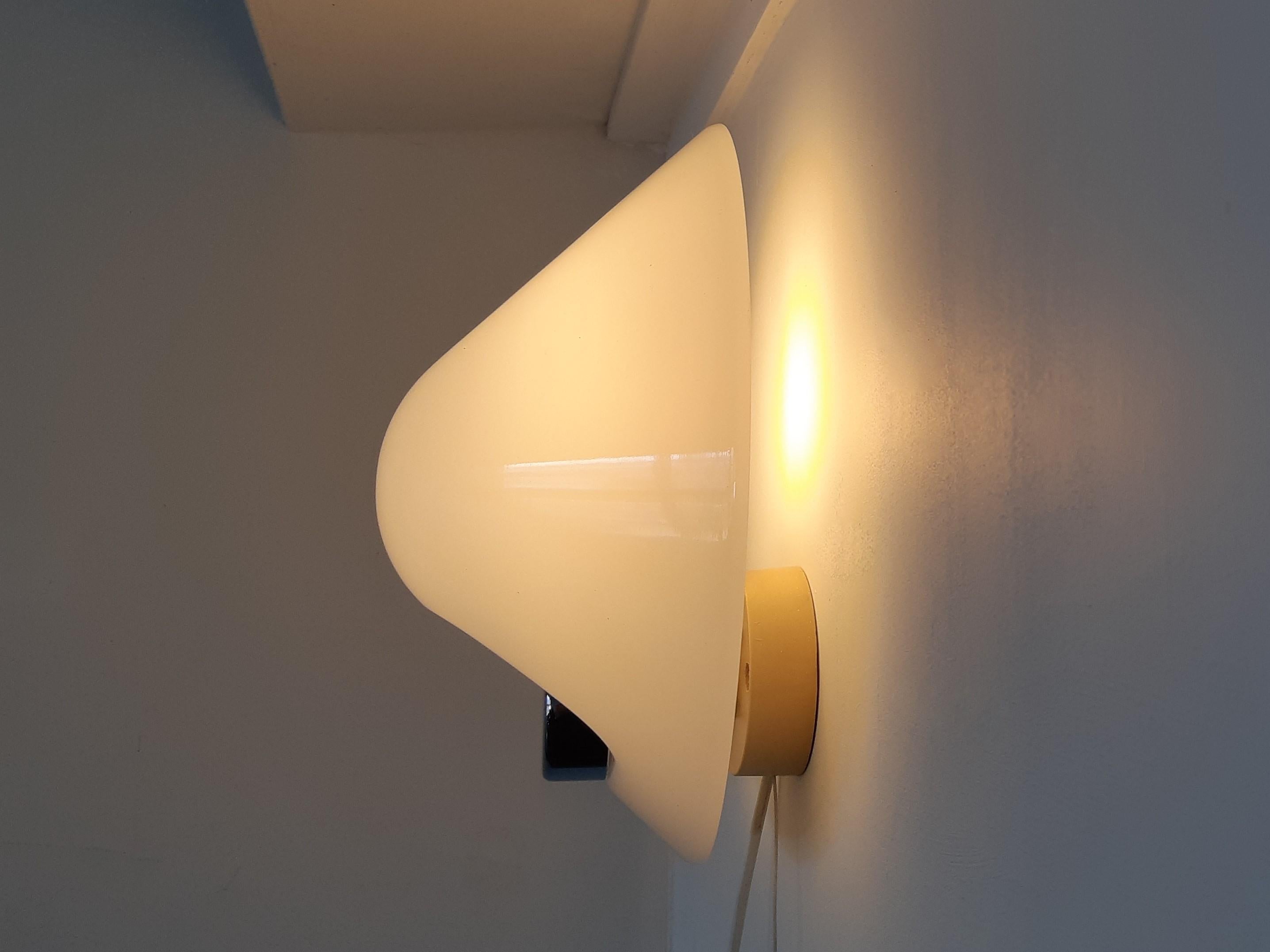European Elpis wall lamp lamp by Alberto Guarneri for iGuzzini, Italy 1976 For Sale