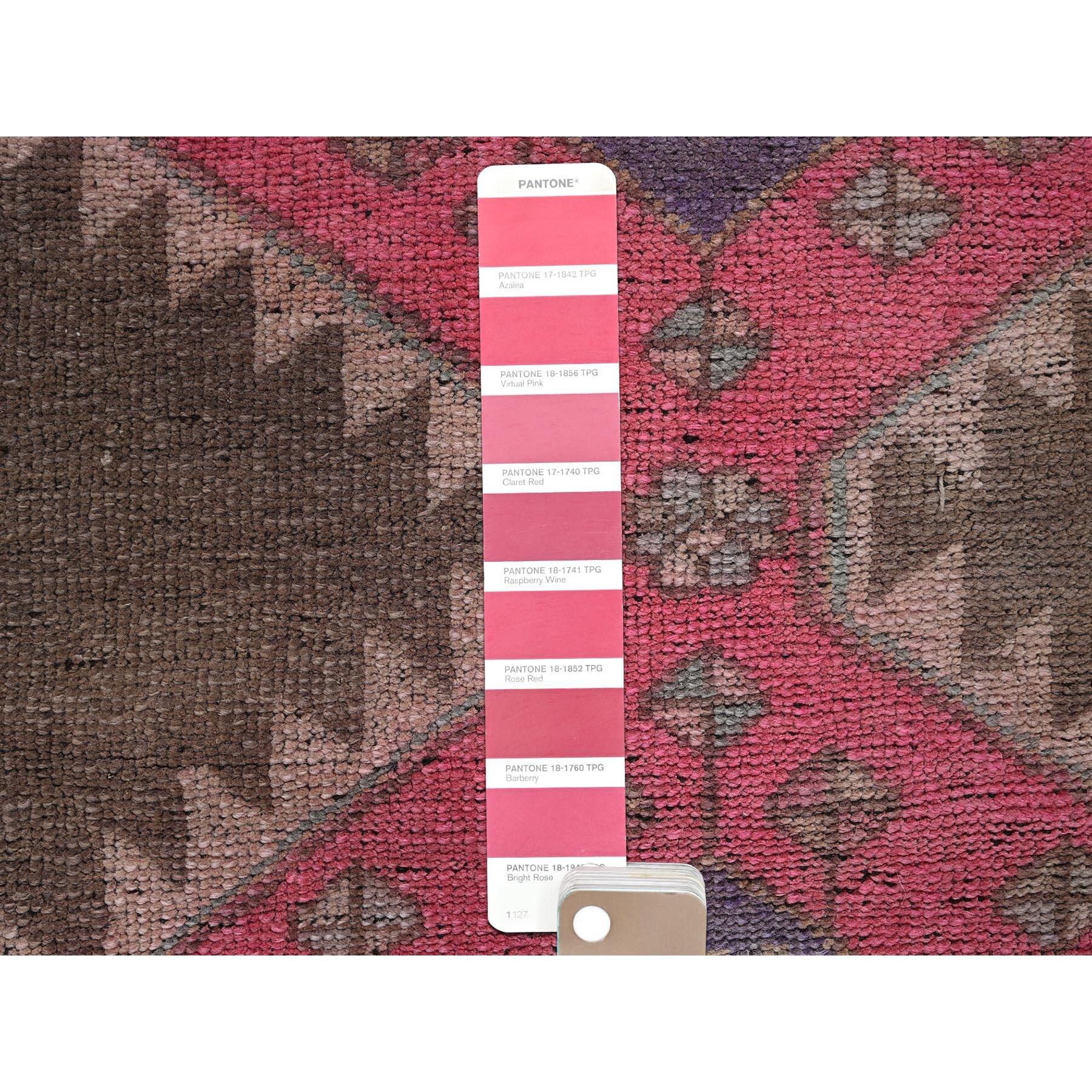 Perse 2'x11' Punch Pink Vintage Northwest Persian Hand Knots Rugs Pure Wool Runner Rug en vente