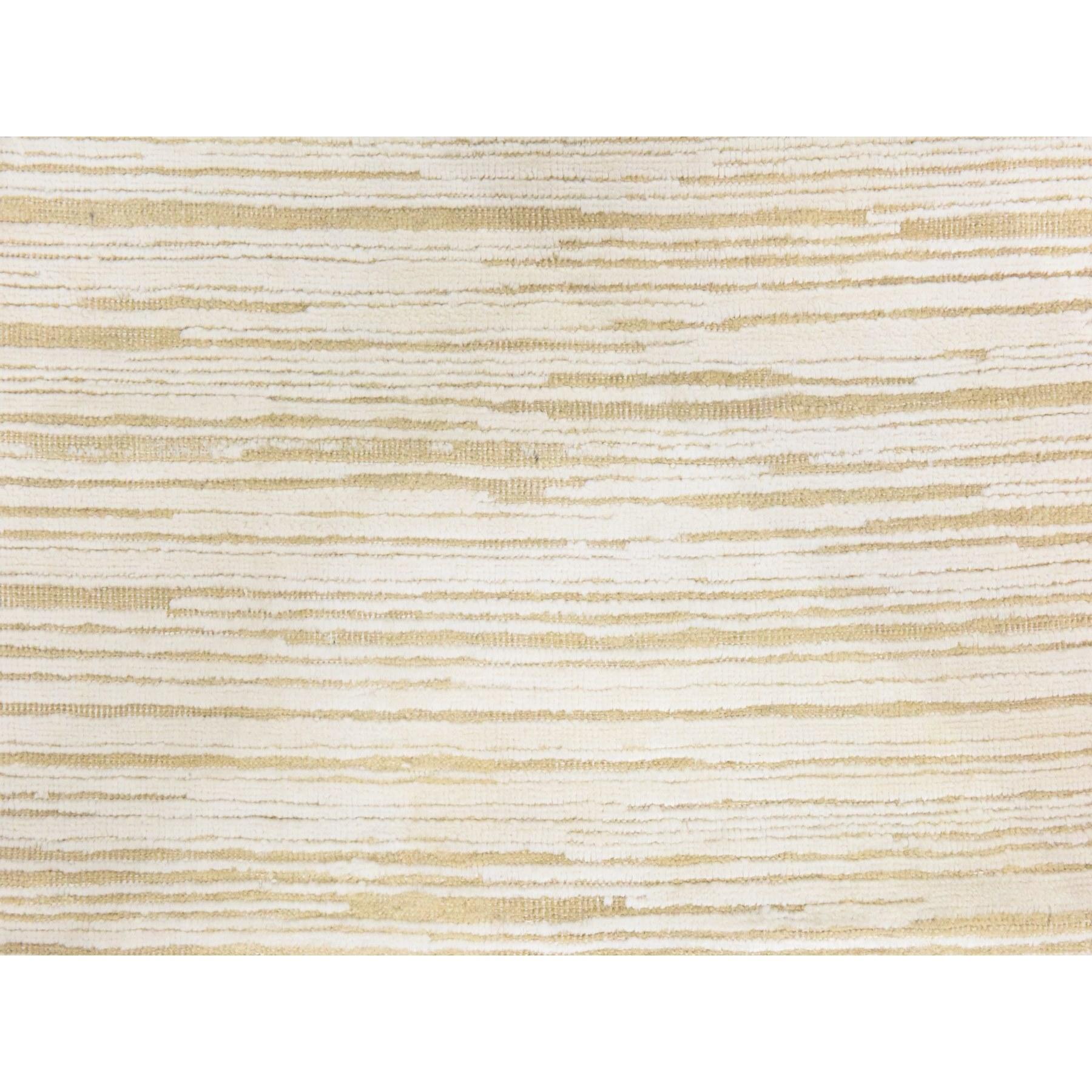 Moderno 2'x12' Winter White 100% Lana ossidata e testurizzata annodata a mano Runner Rugs in vendita
