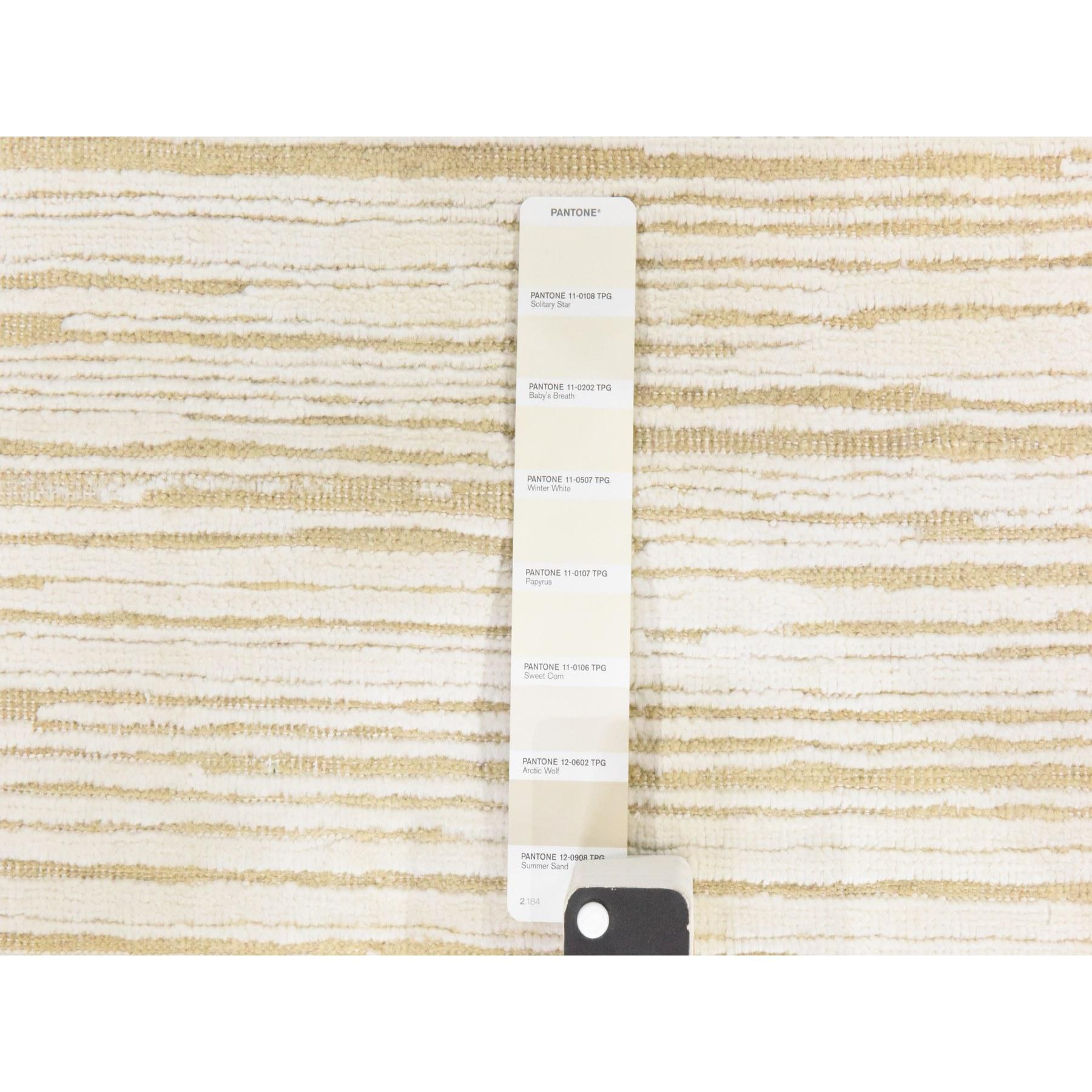 Indiano 2'x12' Winter White 100% Lana ossidata e testurizzata annodata a mano Runner Rugs in vendita