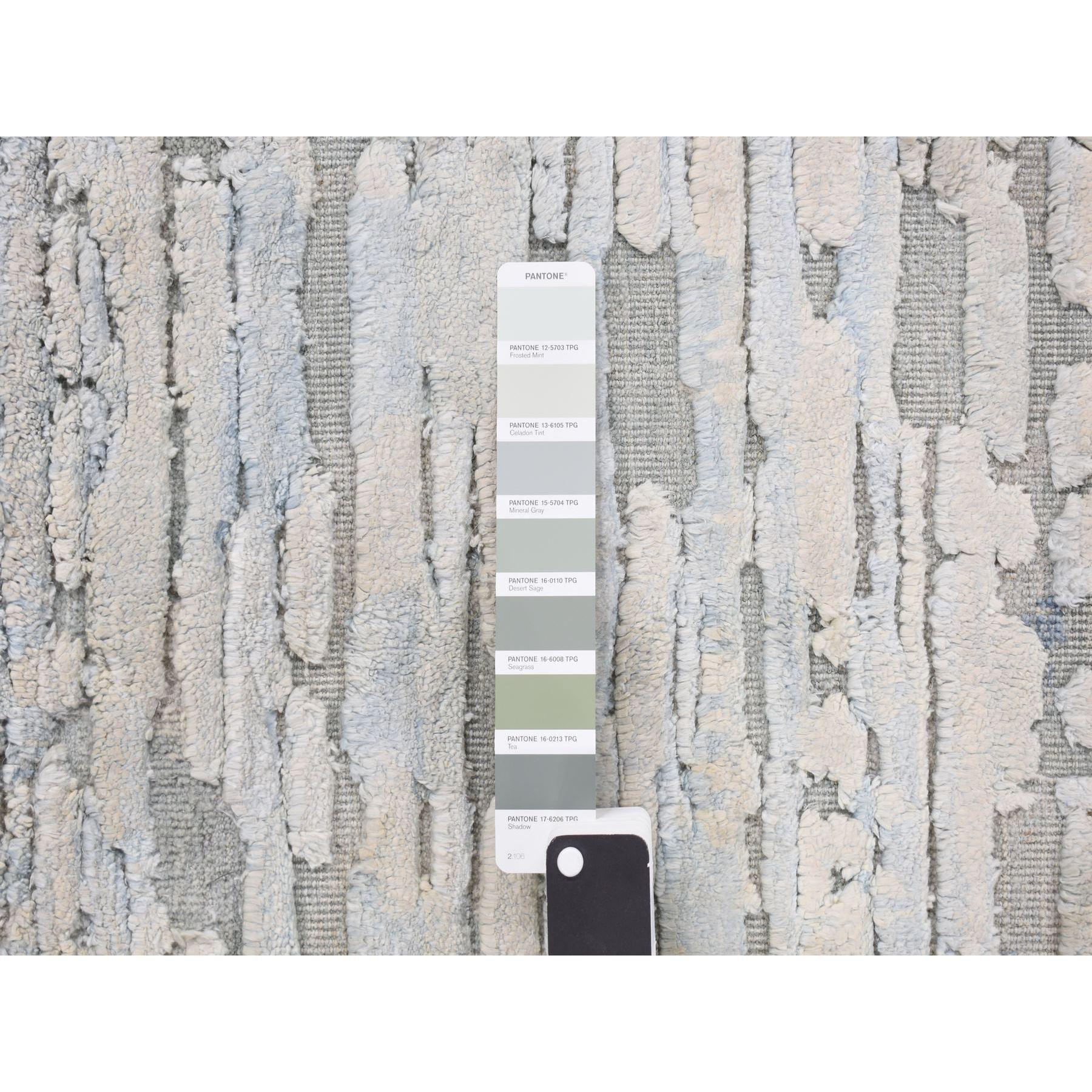 Moderne 2'x2' Chetwode Green, soie et laine, échantillon de tapis carré noué à la main en vente