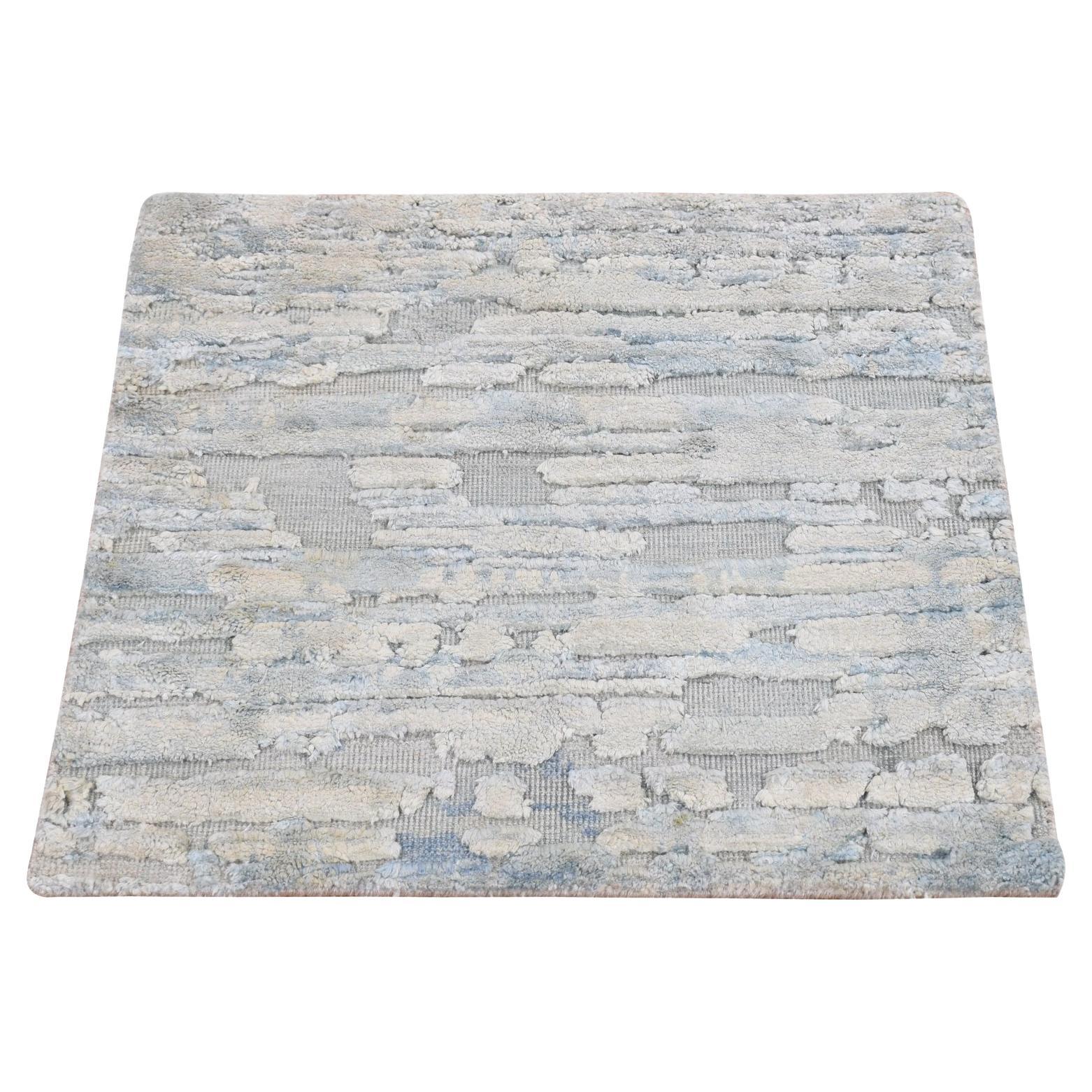 2
x2
 Chetwode Green, soie et laine, échantillon de tapis carré noué à la main en vente