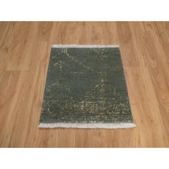 2'x2' Green Modern Design Tone on Tone Wool and Silk Hand Knotted Mat Rug