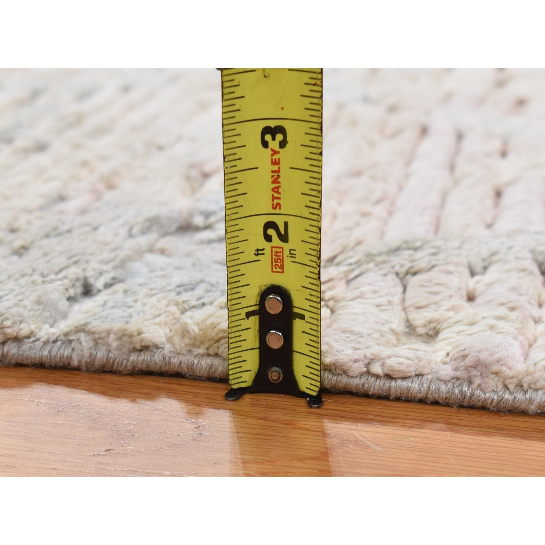 Hand-Knotted 2'x2' Lace White, Sample Fragment, luxurious Plush, Pure Silk with Wool Rug For Sale