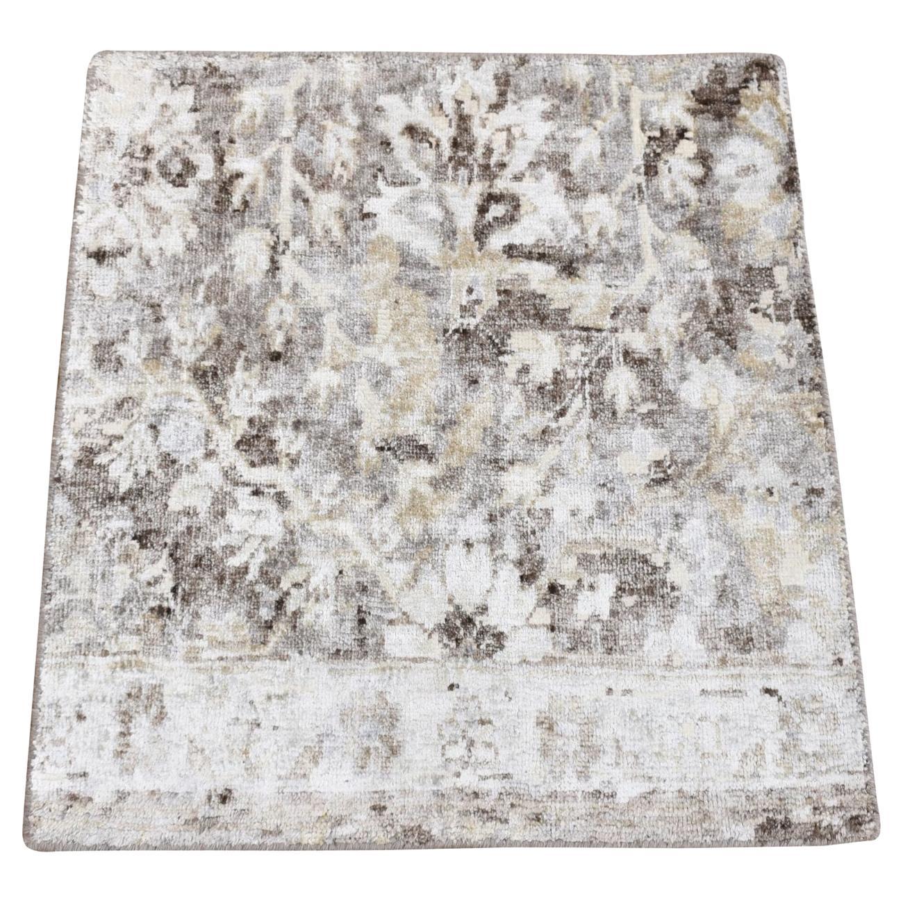 2'x2' Light Gray, Silk and Wool Modern Design, Hand Knotted Mat Square Rug For Sale