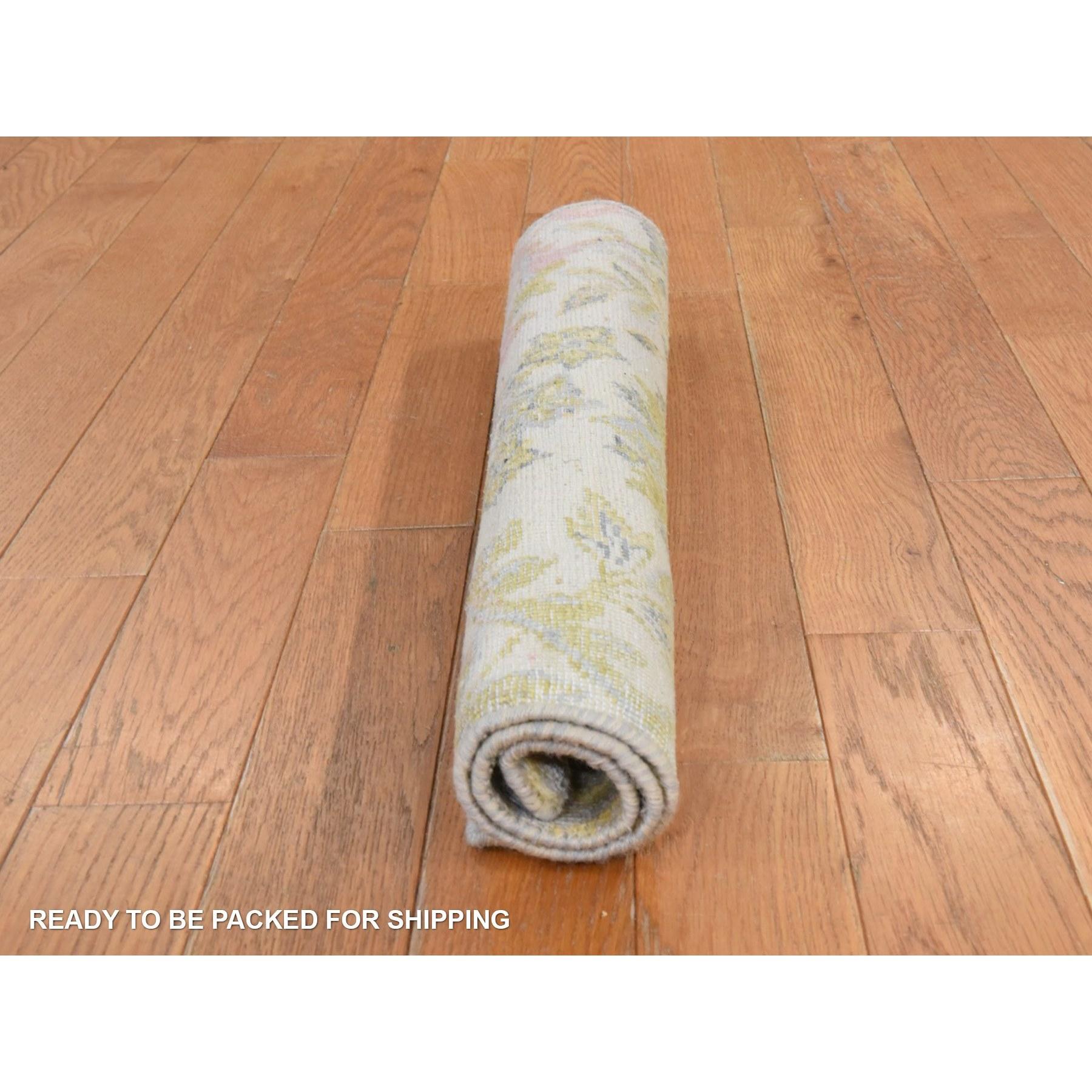 Tapis noué à la main 2'x2' Jaune Laine naturelle et soie Bidjar Design Garus Neuf - En vente à Carlstadt, NJ