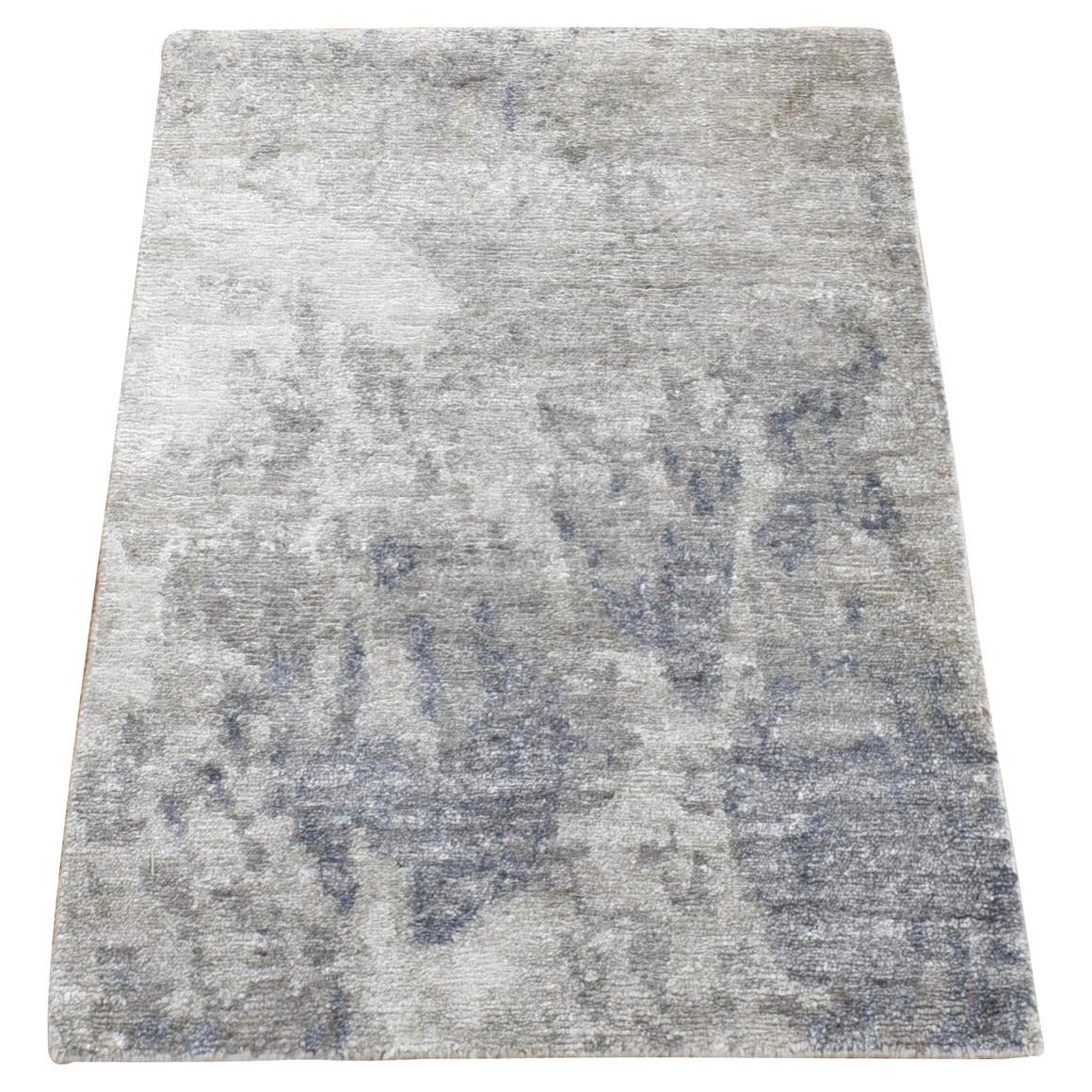 2'x2'10" Light Gray, Wool with Silk Modern Abstract Design Hand Knotted Mat Rug