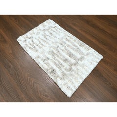 2'x2'9" Bone White Minimalist Swedish Design Hand Knotted Pure Wool Sample Rug