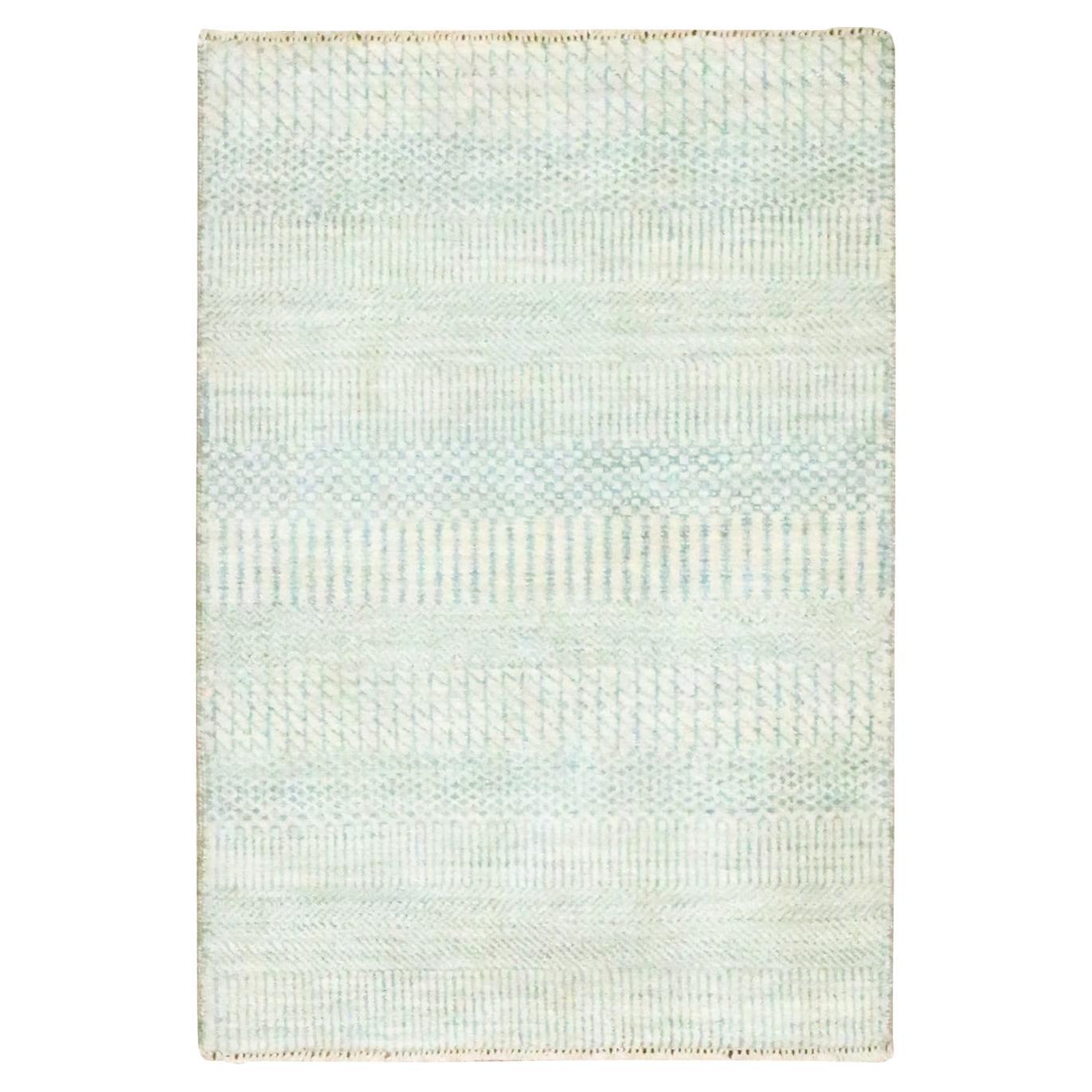 2'x3' Beige-Gray Hand Knotted Modern Grass Design Wool with Silk Small Rug