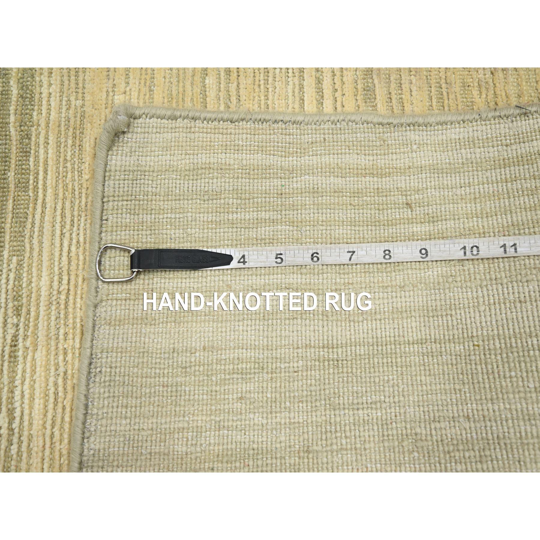 2'x3' Beige Plain Line Design Seide mit oxidierter Wolle Hand geknüpft Matte Teppich (Indisch) im Angebot