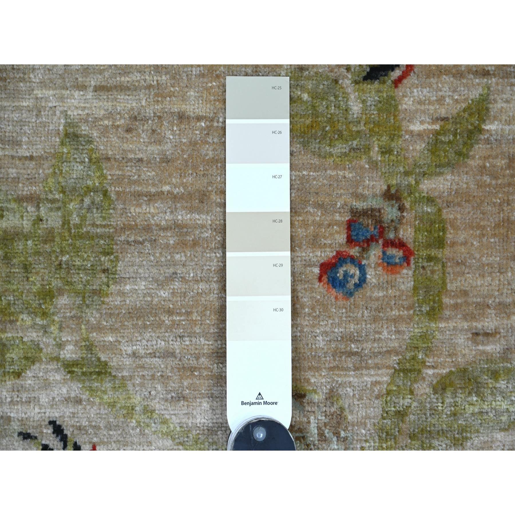 2'x3' Beige Spatzen auf dem Baum Peshawar Handgeknüpft Weiche Wolle Matte Teppich (Moderne) im Angebot