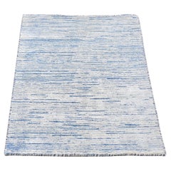 Tapis d'Orient 2'x3' Soie bleue et laine texturée Striae Design noué à la main