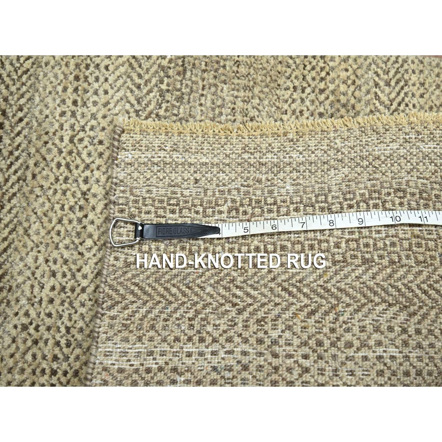 2'x3' Braun Modern Grass Design Handgeknüpft Undyed Natural Wool Matte Teppich (Indisch) im Angebot