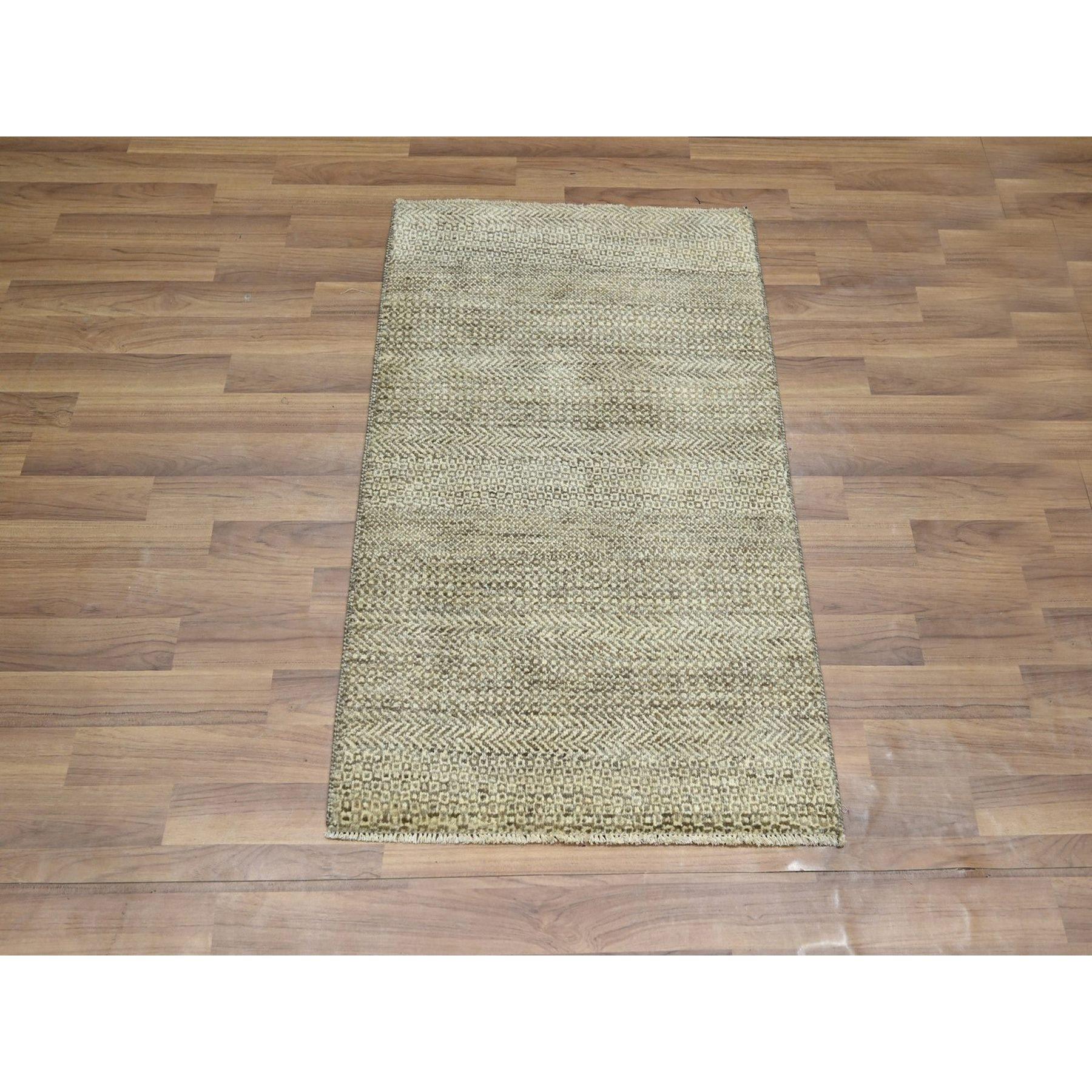 Marrone kaki, Design Modern Grass, Lana naturale non colorata, Tono su tono, Annodato a mano, Tappeto, Campione, Tappeto orientale
Materiali primari: Lana
Lattice: No Pile 
altezza: 0,25 pollici
Stile: Contemporaneo
Colore primario: Marrone
Colori