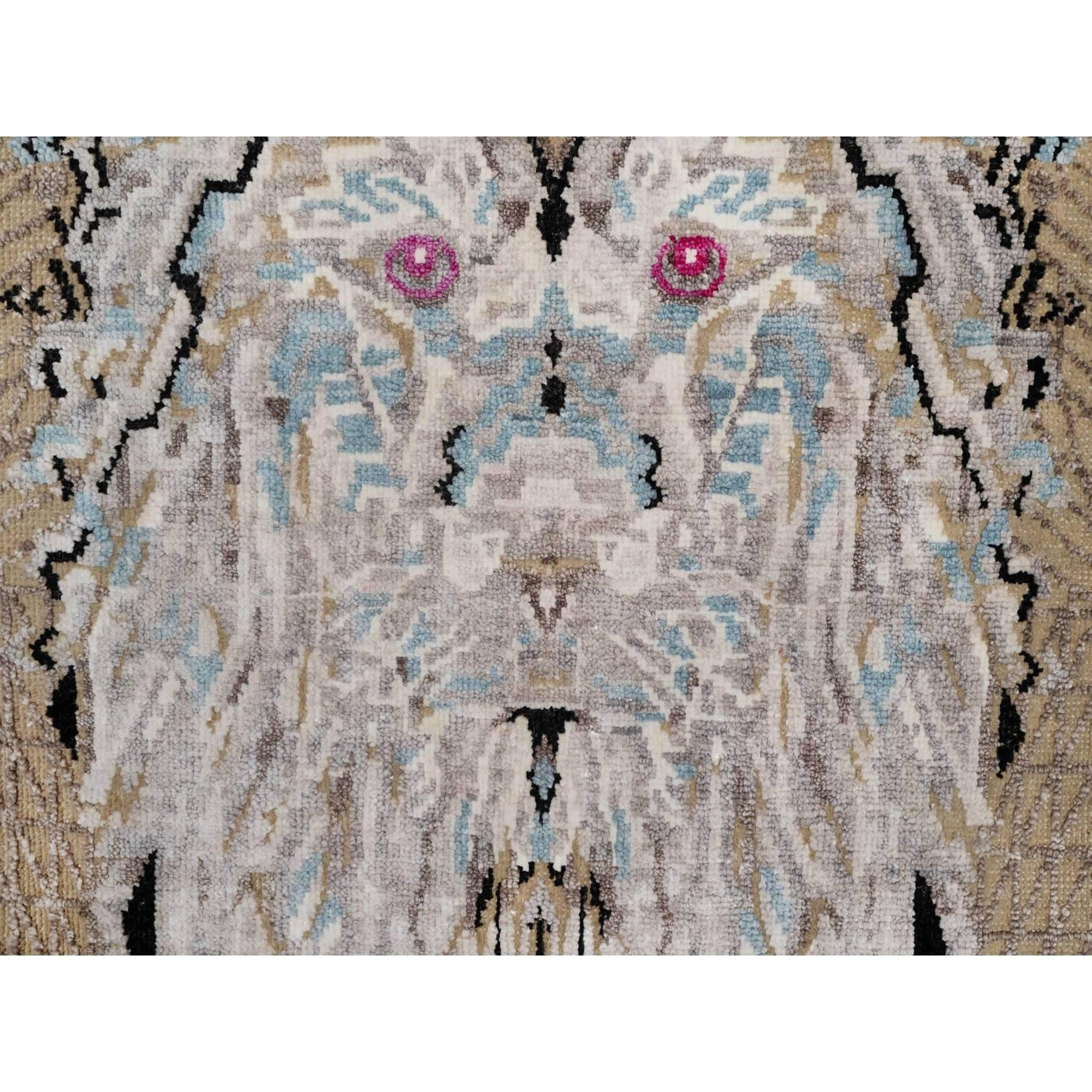 2'x3' Alfombra anudada a mano de lana y seda marrón The Maharaja Lion Novelty Anudado a mano en venta