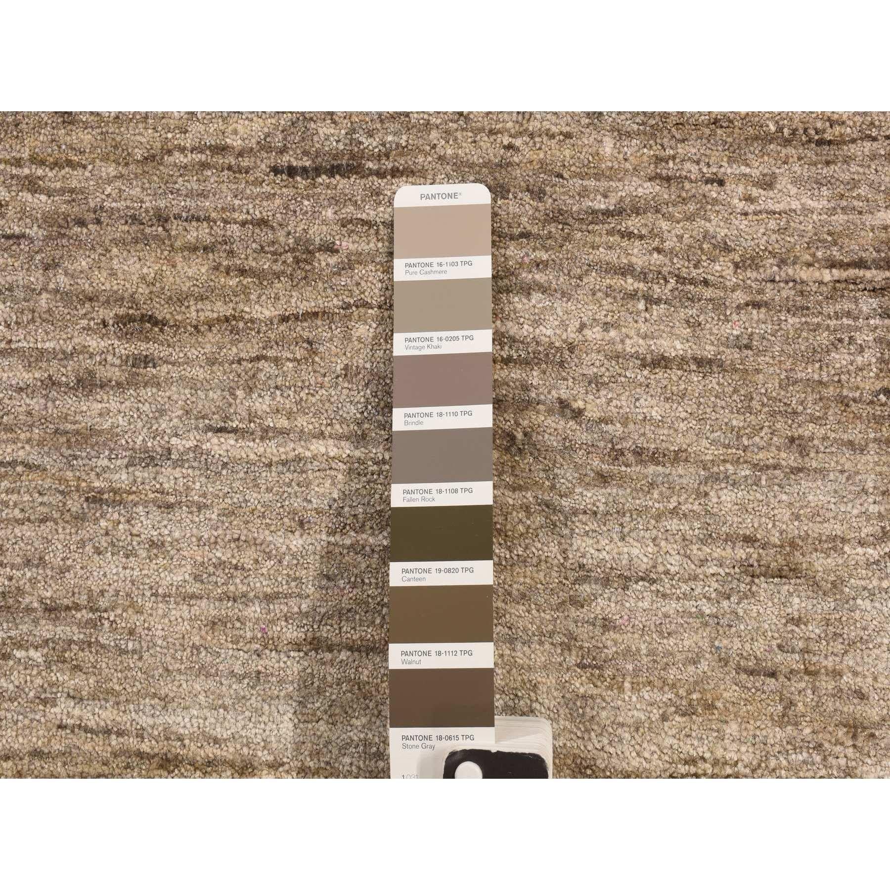 Indiano 2'x3' Cashmere Brown Pure Sari Silk Hand Knotted Plain Solid Design Rugs in vendita