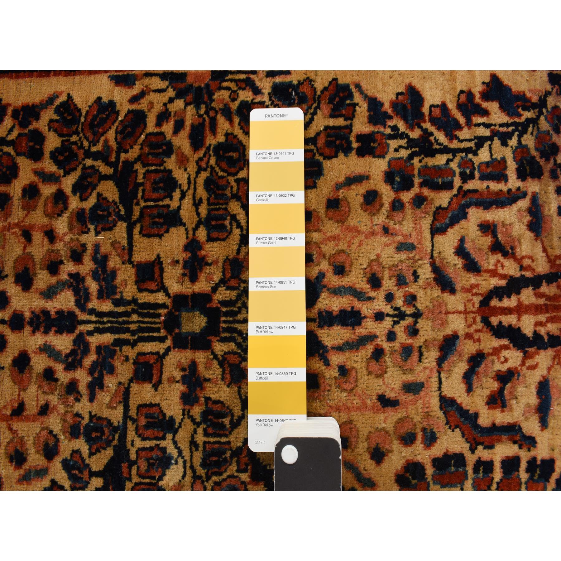 2'x3' Verblasster Gold Antiker Mohojaran Sarouk Mat Handgeknüpfter orientalischer Teppich aus aller Wolle (Mittelalterlich) im Angebot